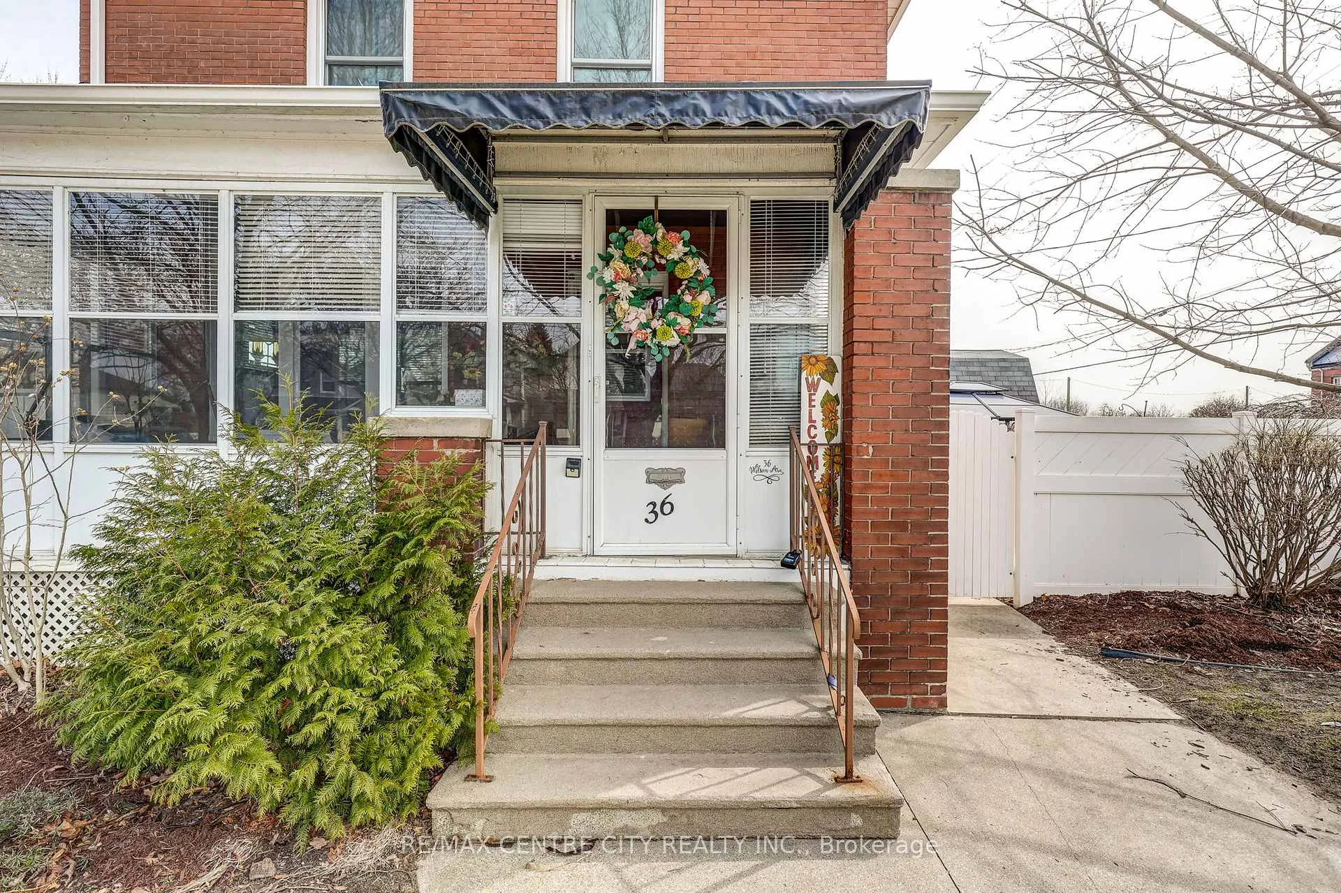 Photo 3 of 36 Wilson Avenue, St. Thomas — HOMEH