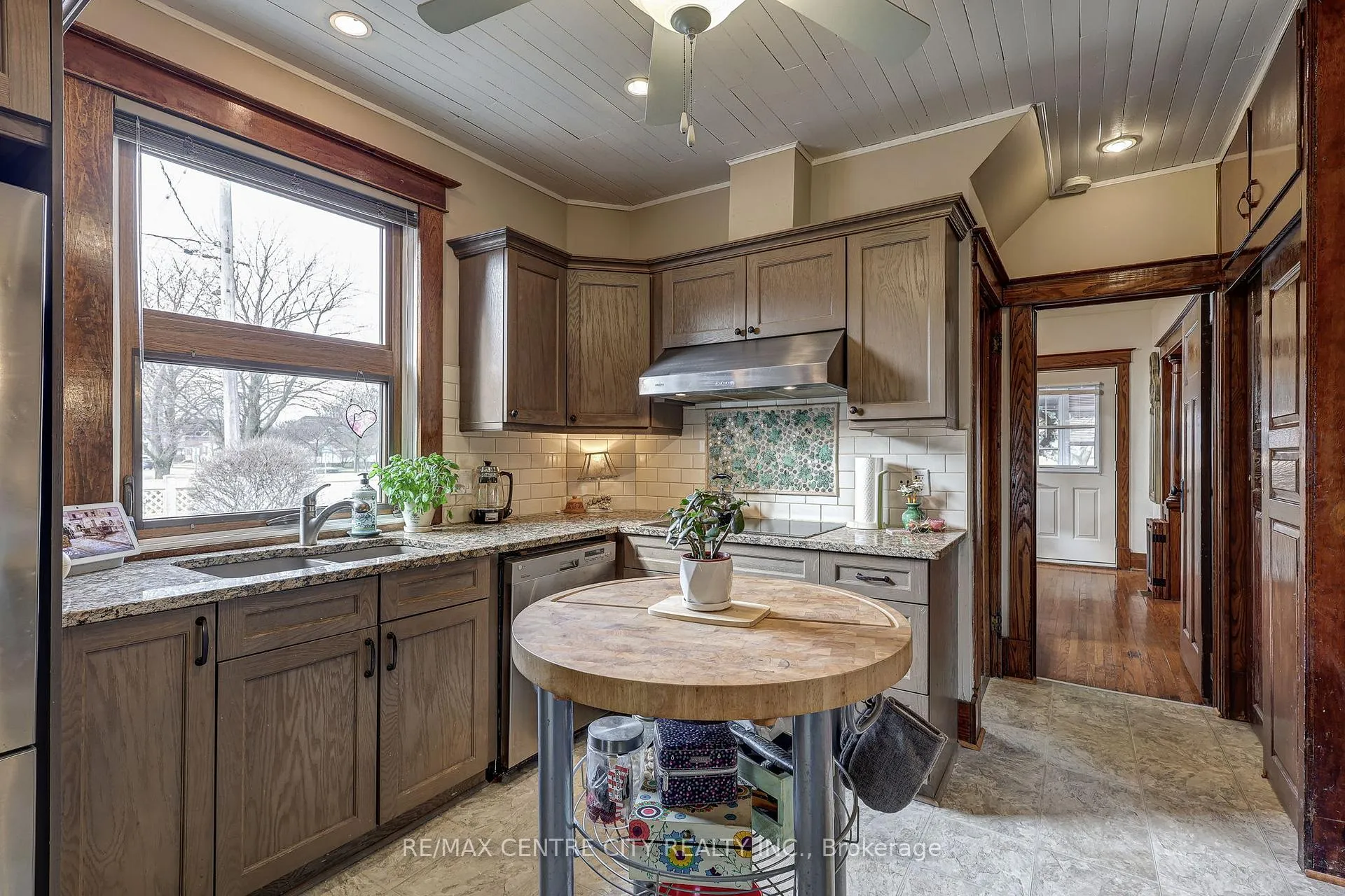 Photo 14 of 36 Wilson Avenue, St. Thomas — HOMEH