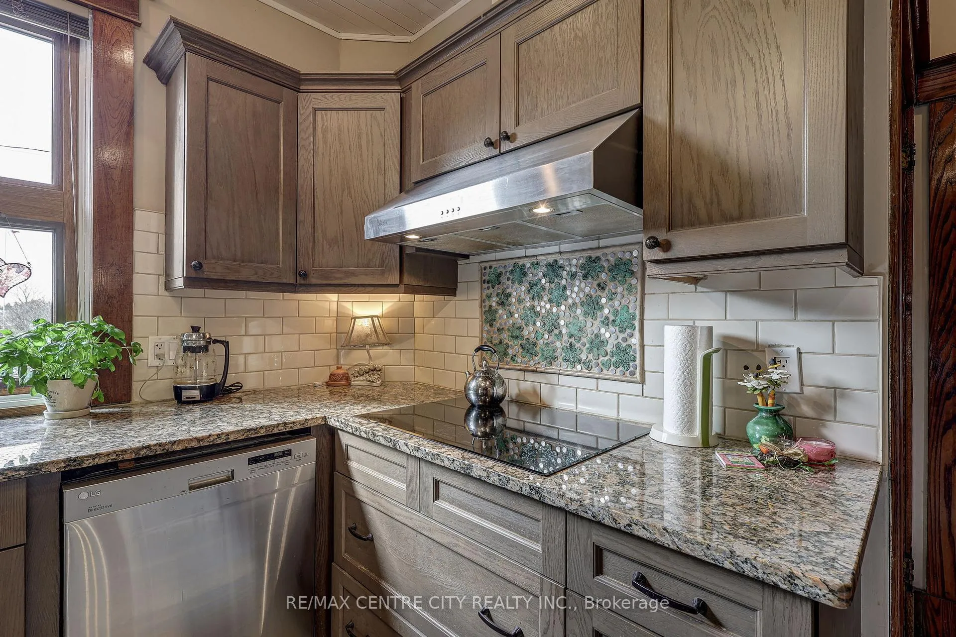 Photo 19 of 36 Wilson Avenue, St. Thomas — HOMEH