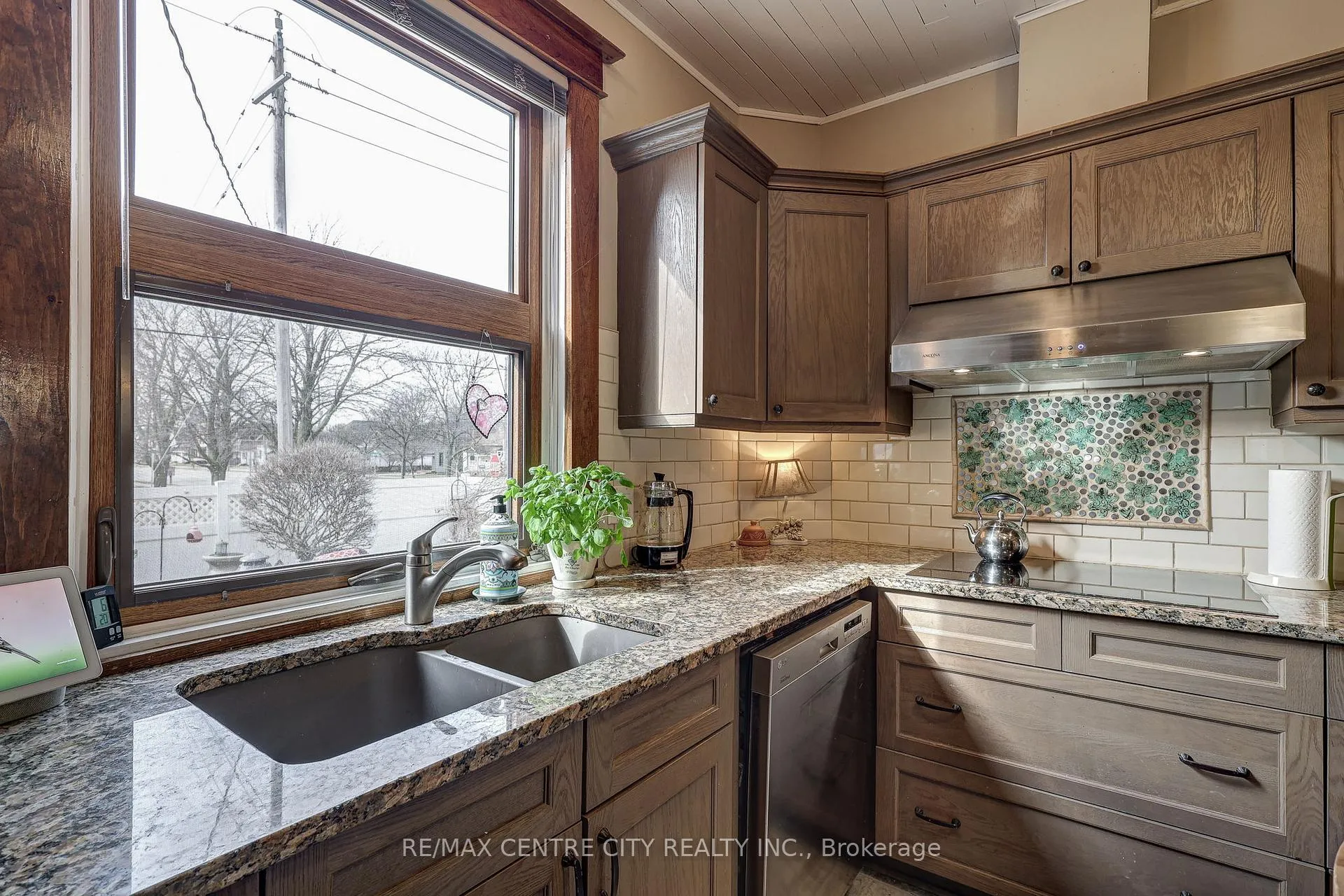 Photo 21 of 36 Wilson Avenue, St. Thomas — HOMEH