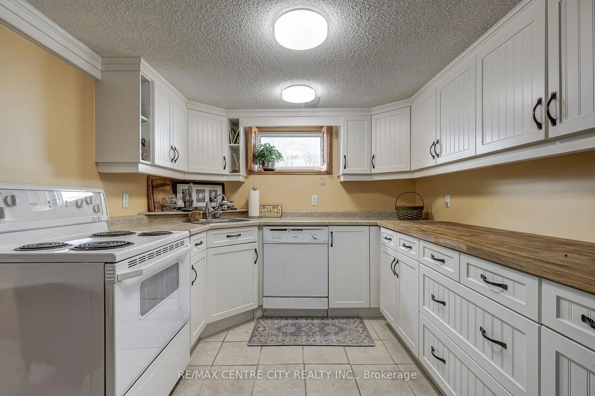 Photo 39 of 36 Wilson Avenue, St. Thomas — HOMEH
