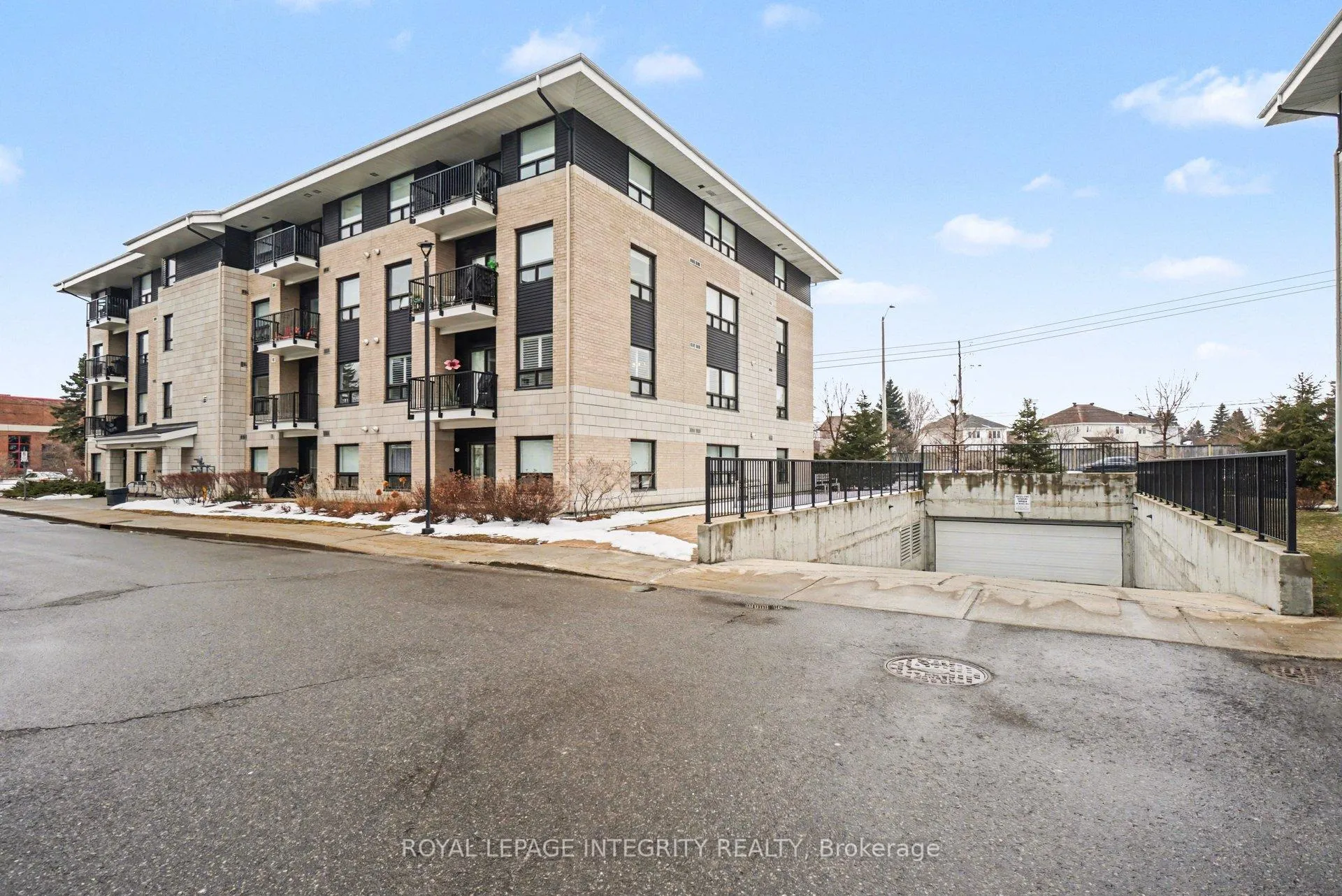 Photo 2 of Unit 201, 200 Winterfell Private, Ottawa, Hunt Club Park — HOMEH