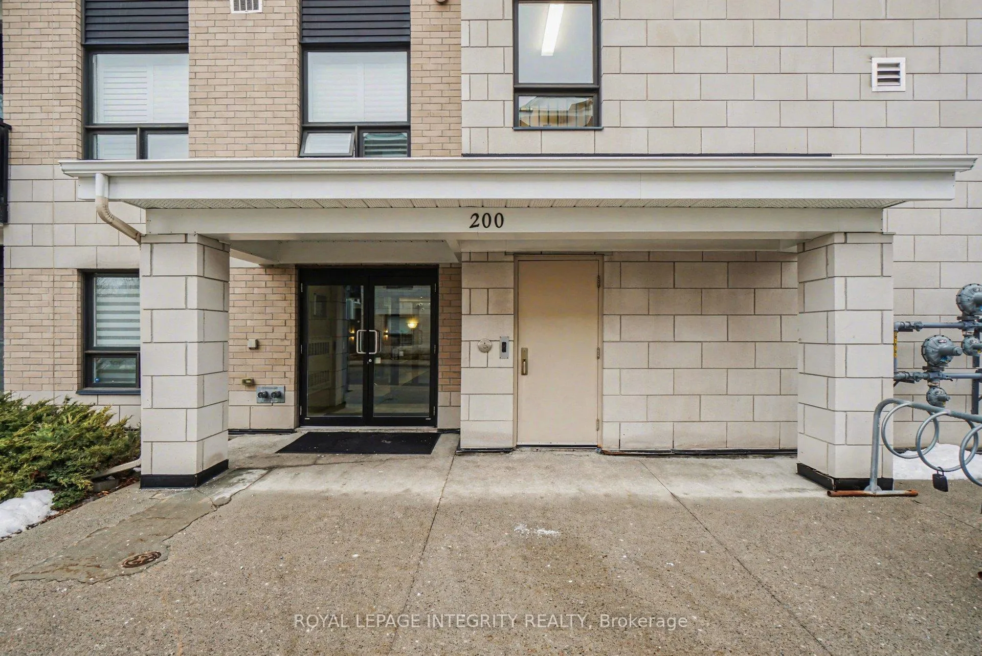 Photo 3 of Unit 201, 200 Winterfell Private, Ottawa, Hunt Club Park — HOMEH