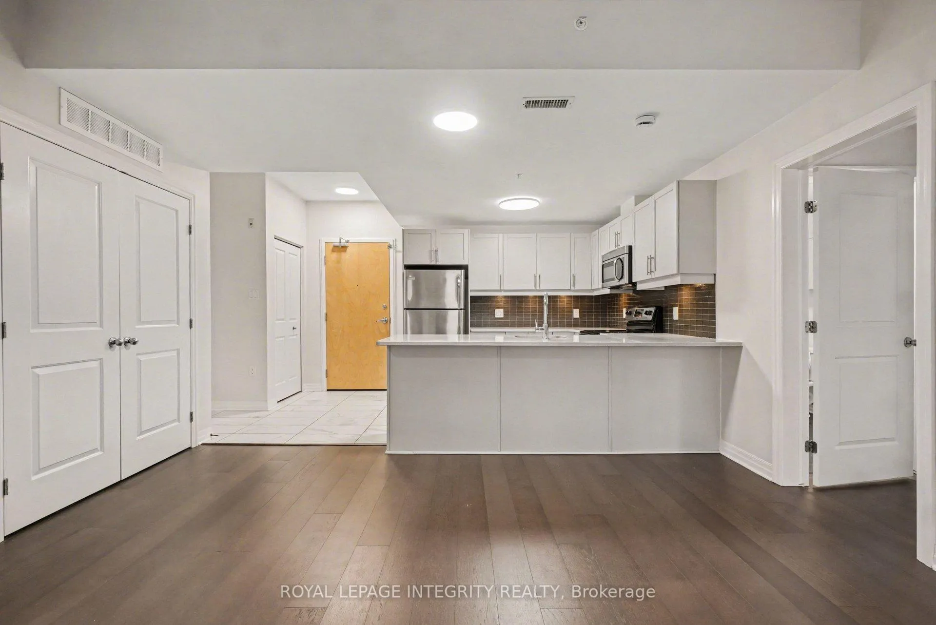 Photo 6 of Unit 201, 200 Winterfell Private, Ottawa, Hunt Club Park — HOMEH