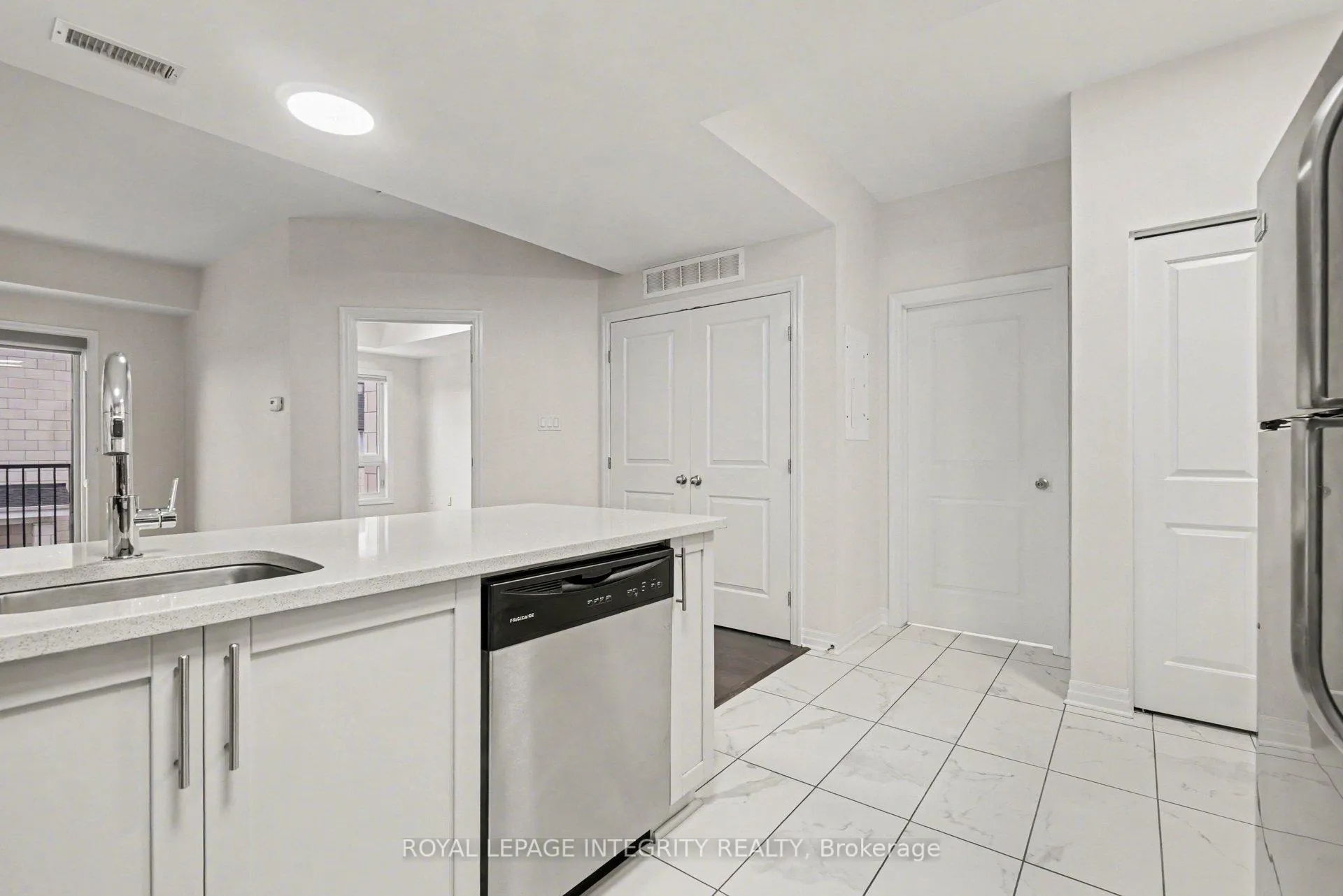 Photo 9 of Unit 201, 200 Winterfell Private, Ottawa, Hunt Club Park — HOMEH