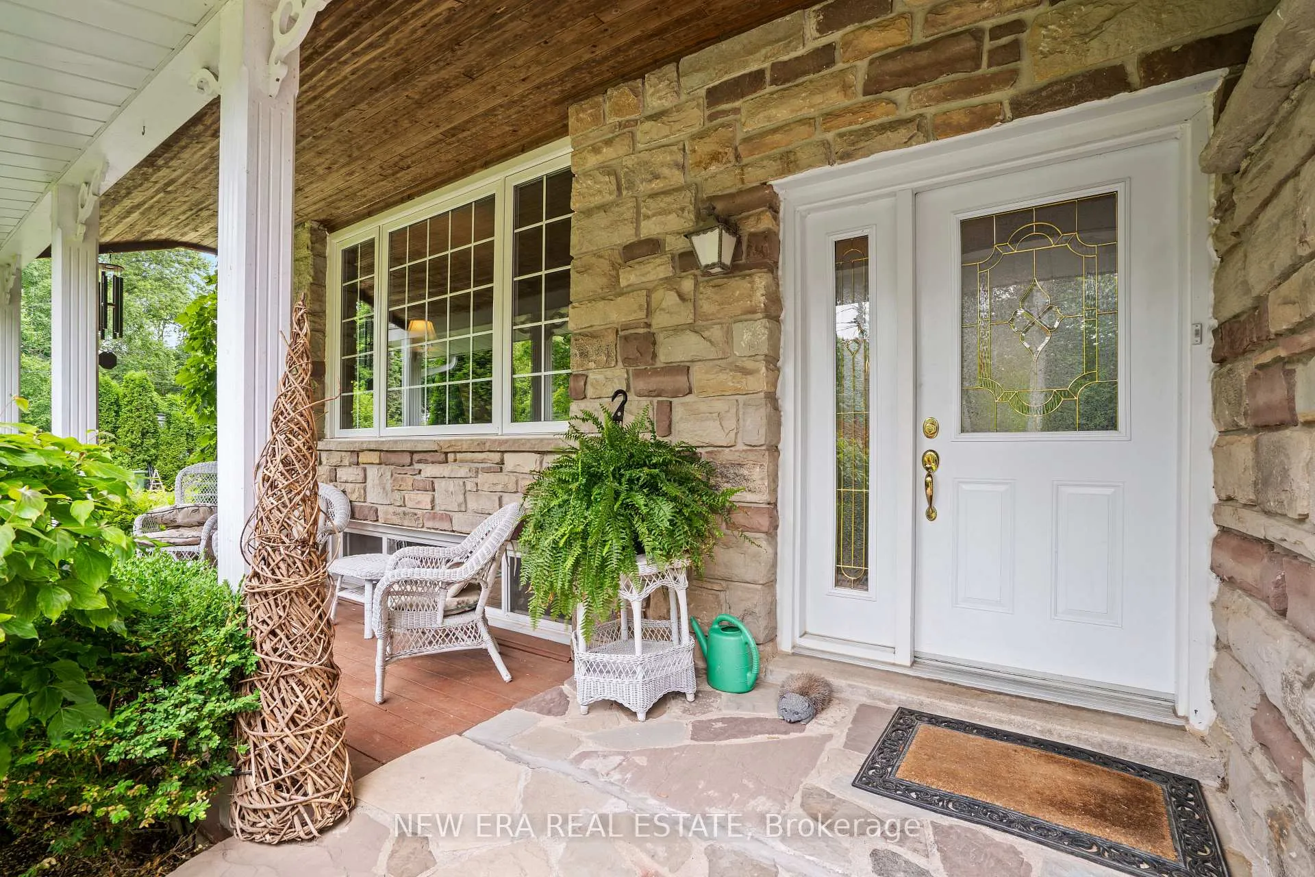Photo 4 of 49 Credit Road, Caledon, Cheltenham — HOMEH