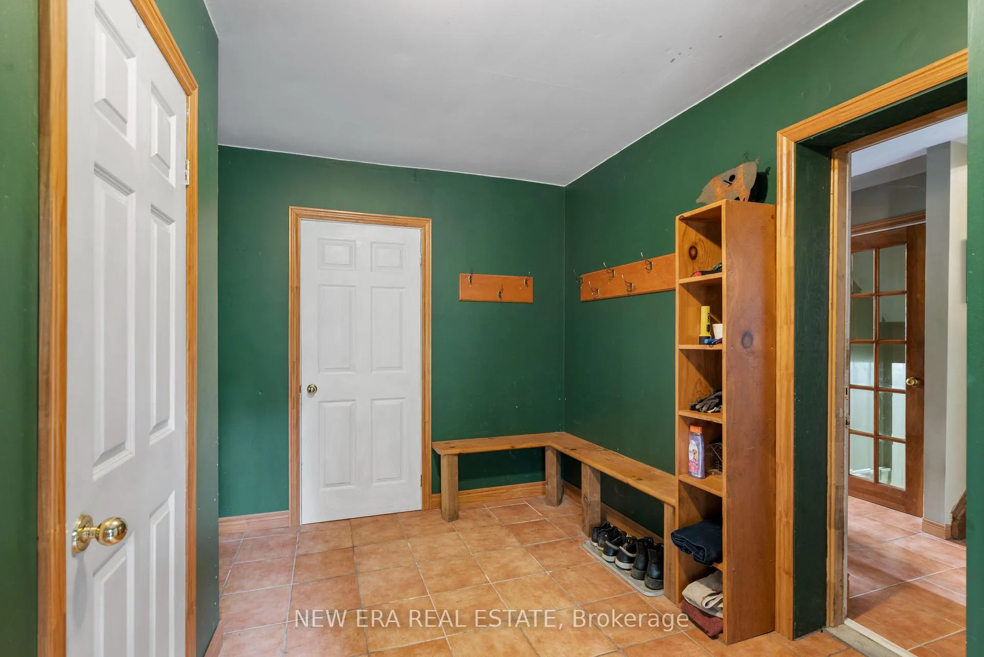Photo 16 of 49 Credit Road, Caledon, Cheltenham — HOMEH