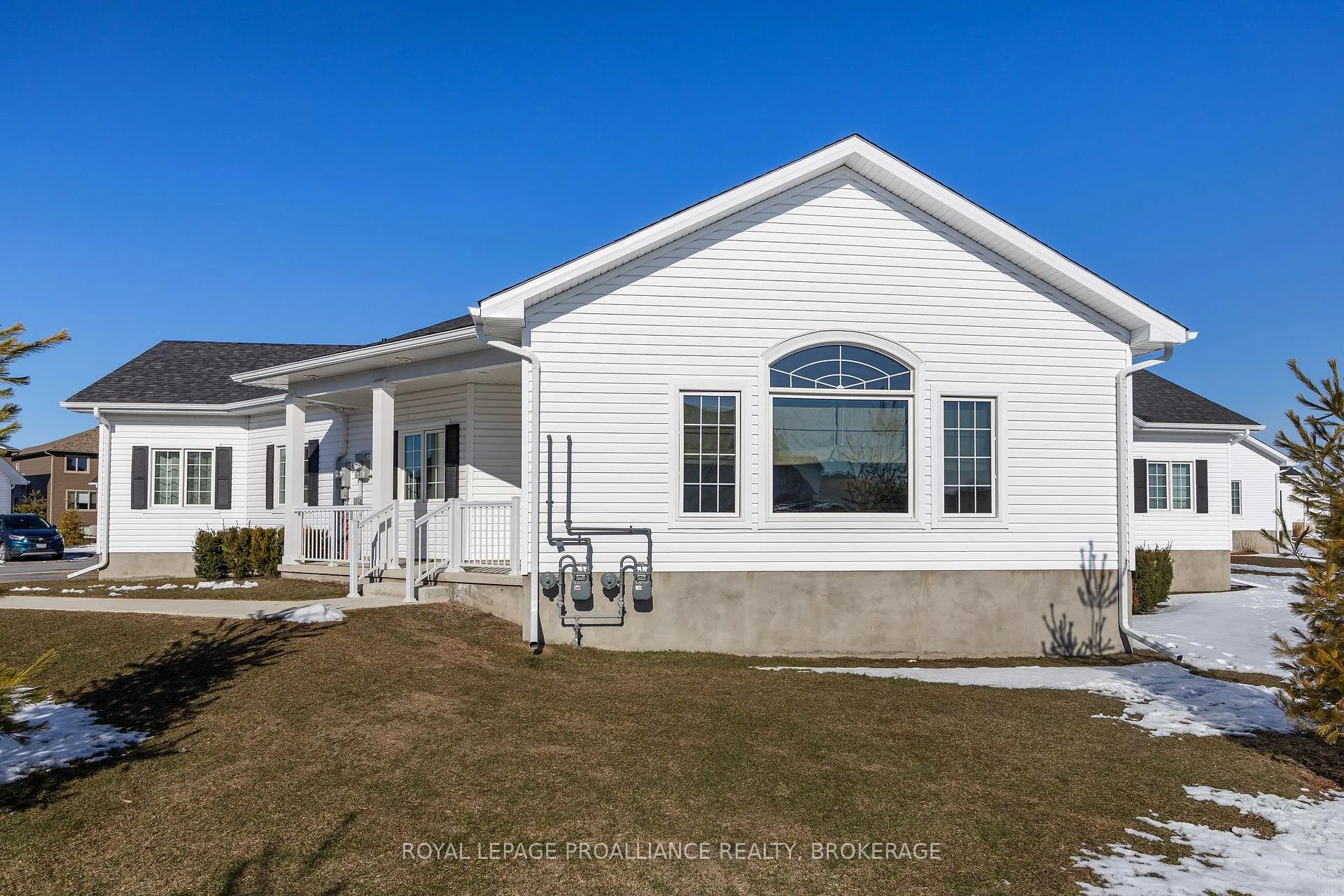 Photo 5 of Unit 49, 34 Lowry Place, Loyalist, Amherstview — HOMEH