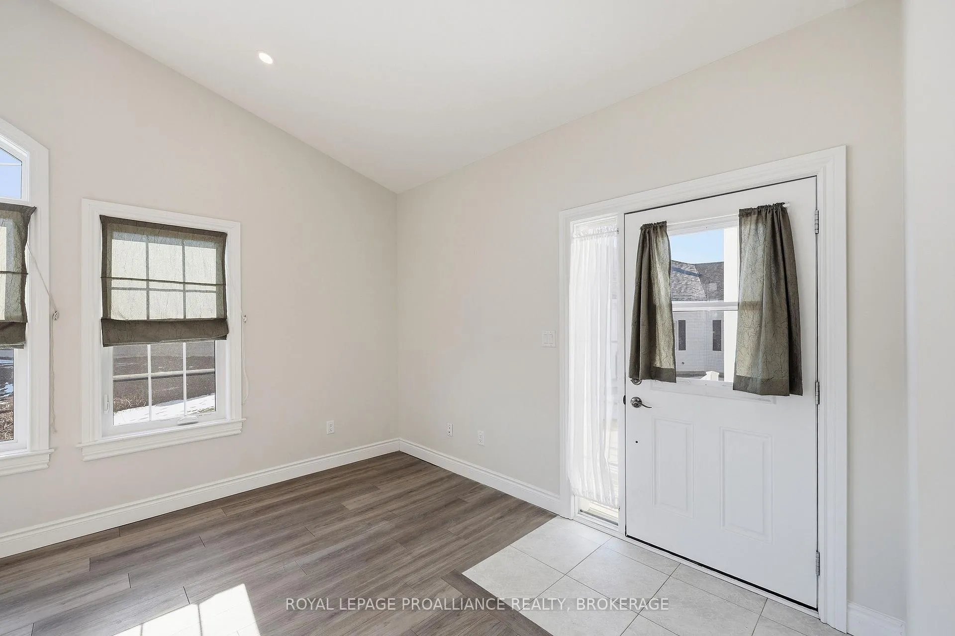 Photo 8 of Unit 49, 34 Lowry Place, Loyalist, Amherstview — HOMEH
