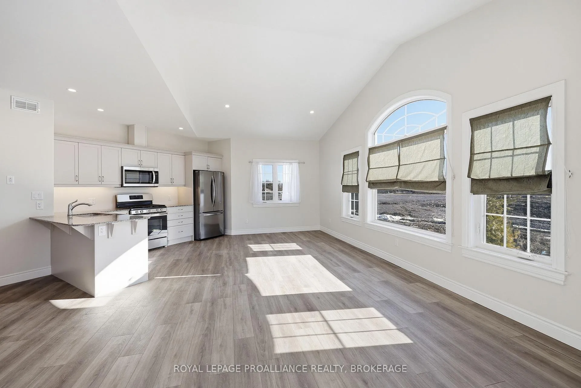 Photo 9 of Unit 49, 34 Lowry Place, Loyalist, Amherstview — HOMEH