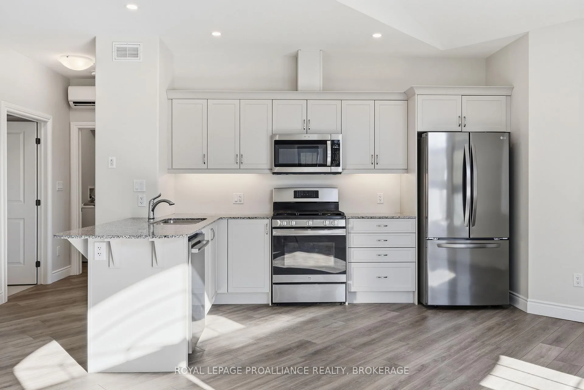 Photo 11 of Unit 49, 34 Lowry Place, Loyalist, Amherstview — HOMEH