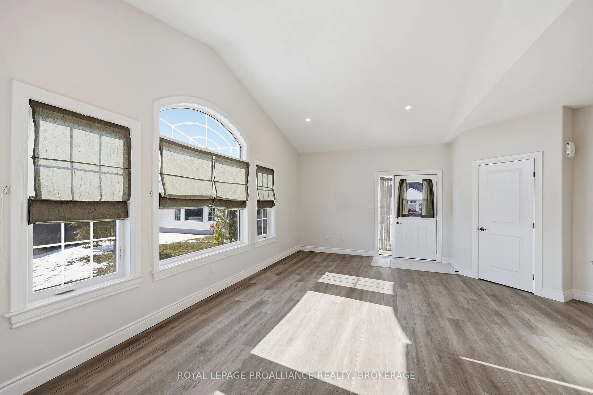 Photo 15 of Unit 49, 34 Lowry Place, Loyalist, Amherstview — HOMEH