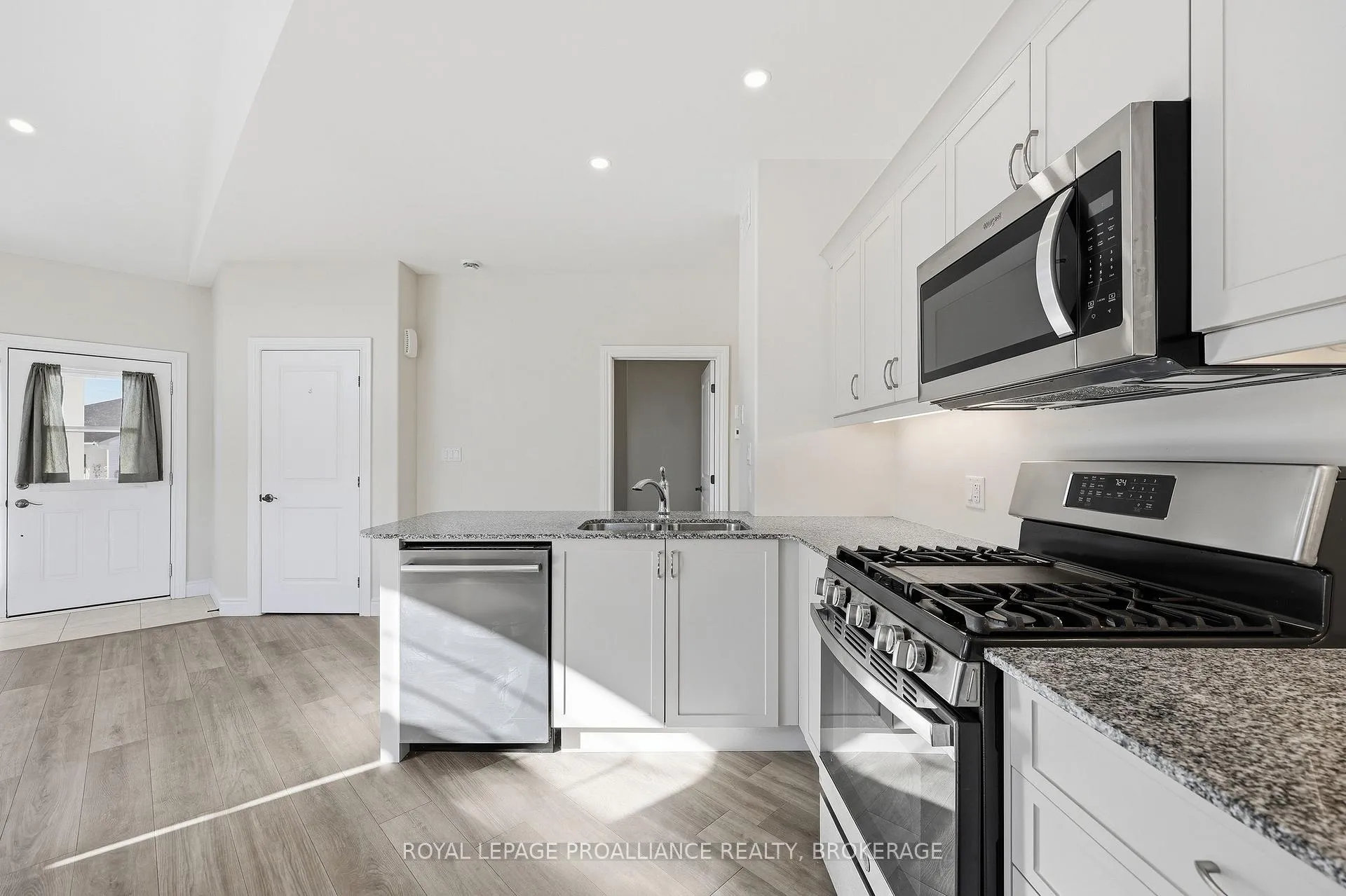Photo 16 of Unit 49, 34 Lowry Place, Loyalist, Amherstview — HOMEH