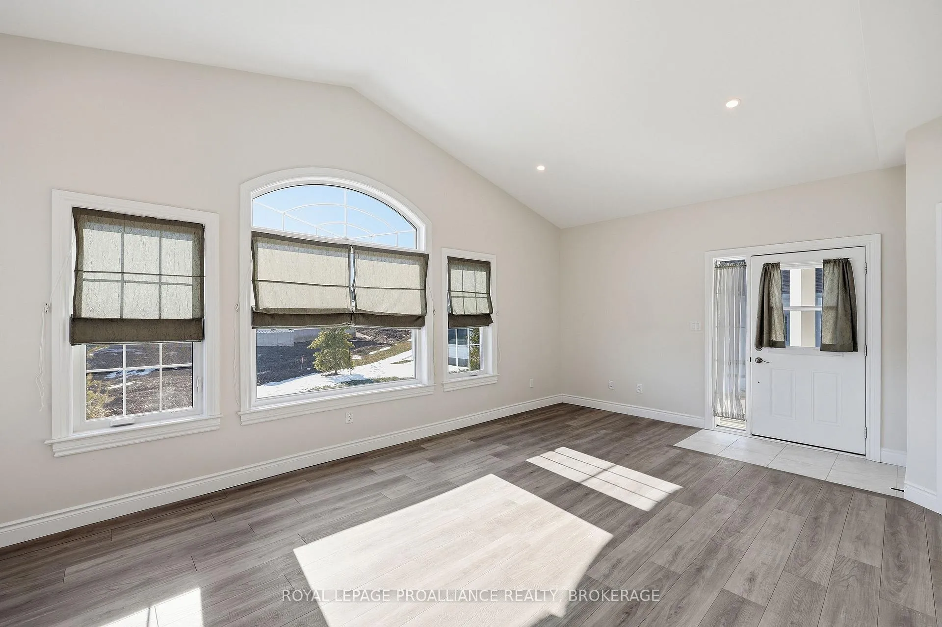 Photo 17 of Unit 49, 34 Lowry Place, Loyalist, Amherstview — HOMEH