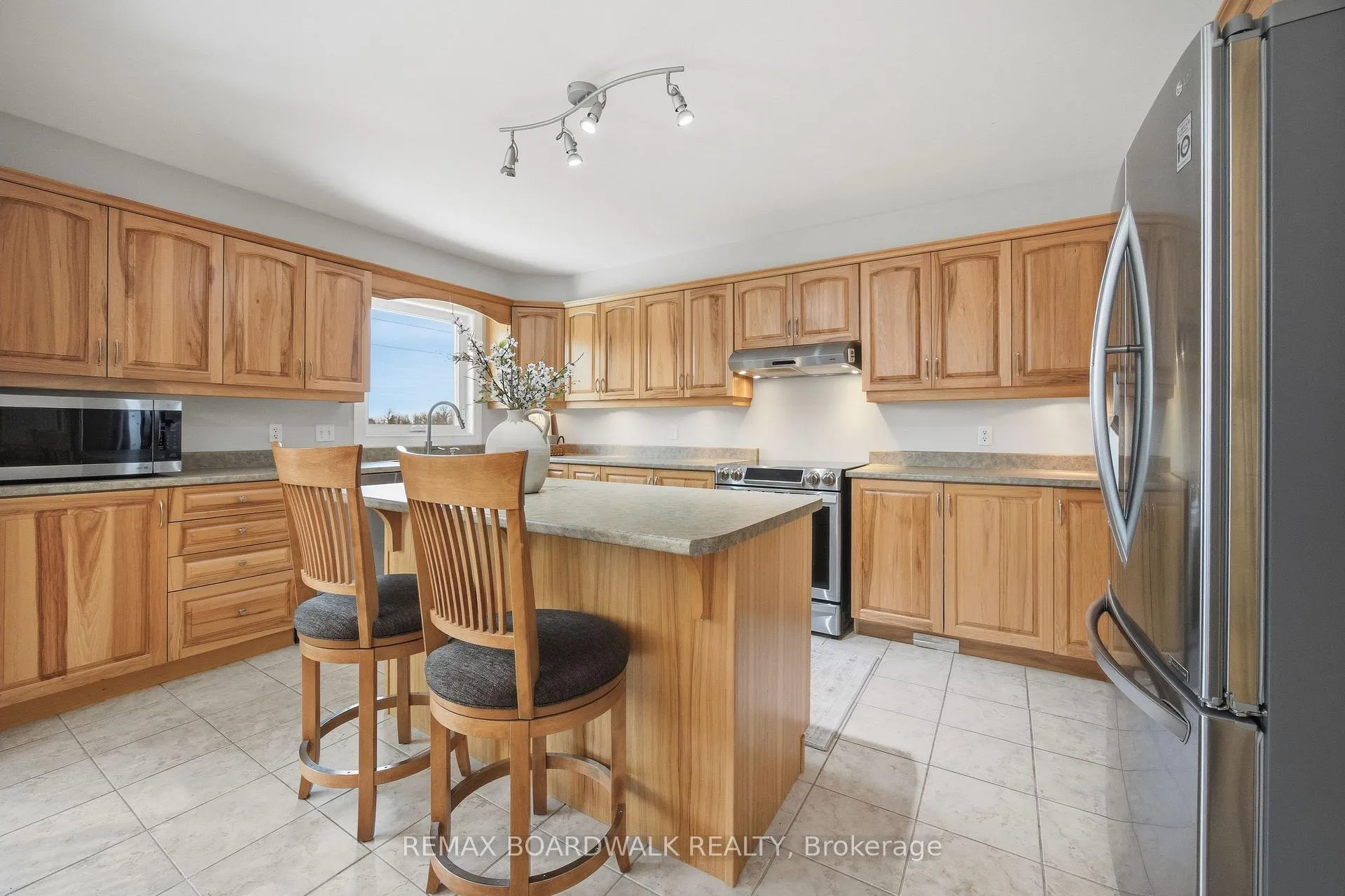 Photo 3 of 1662 Richmond Road, Beckwith, Beckwith Twp — HOMEH