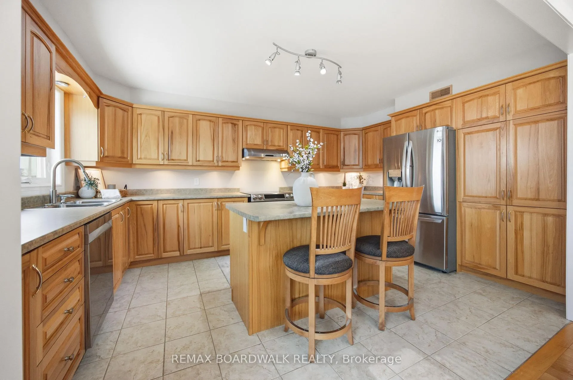 Photo 4 of 1662 Richmond Road, Beckwith, Beckwith Twp — HOMEH
