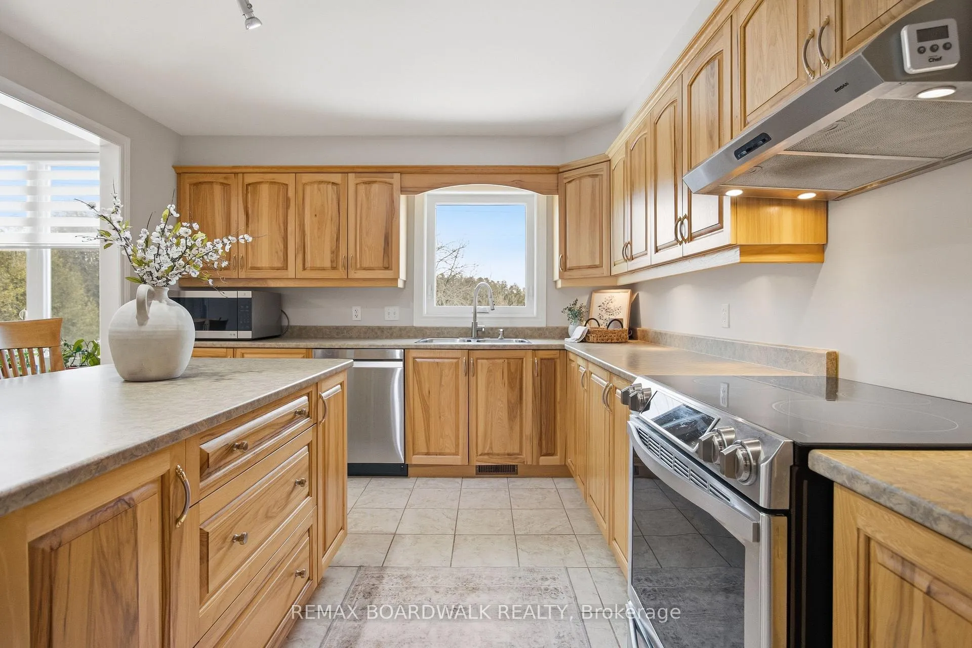 Photo 8 of 1662 Richmond Road, Beckwith, Beckwith Twp — HOMEH