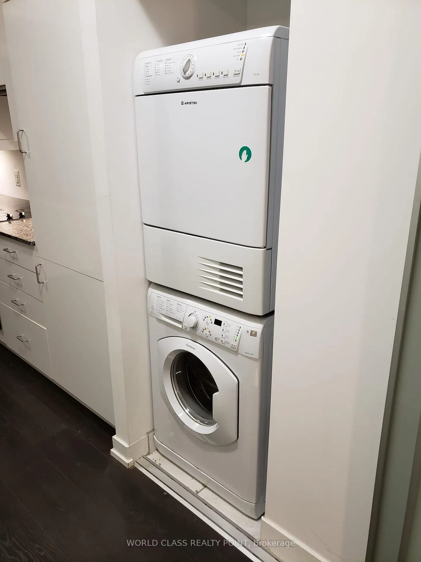 Photo 11 of Unit 1506, 426 University Avenue, Toronto, University — HOMEH