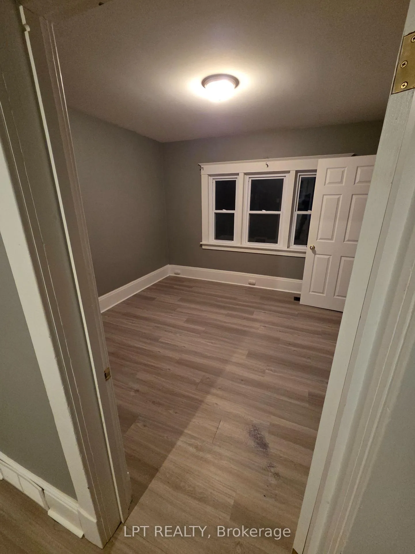 Photo 7 of 436 Queen Street, Midland — HOMEH