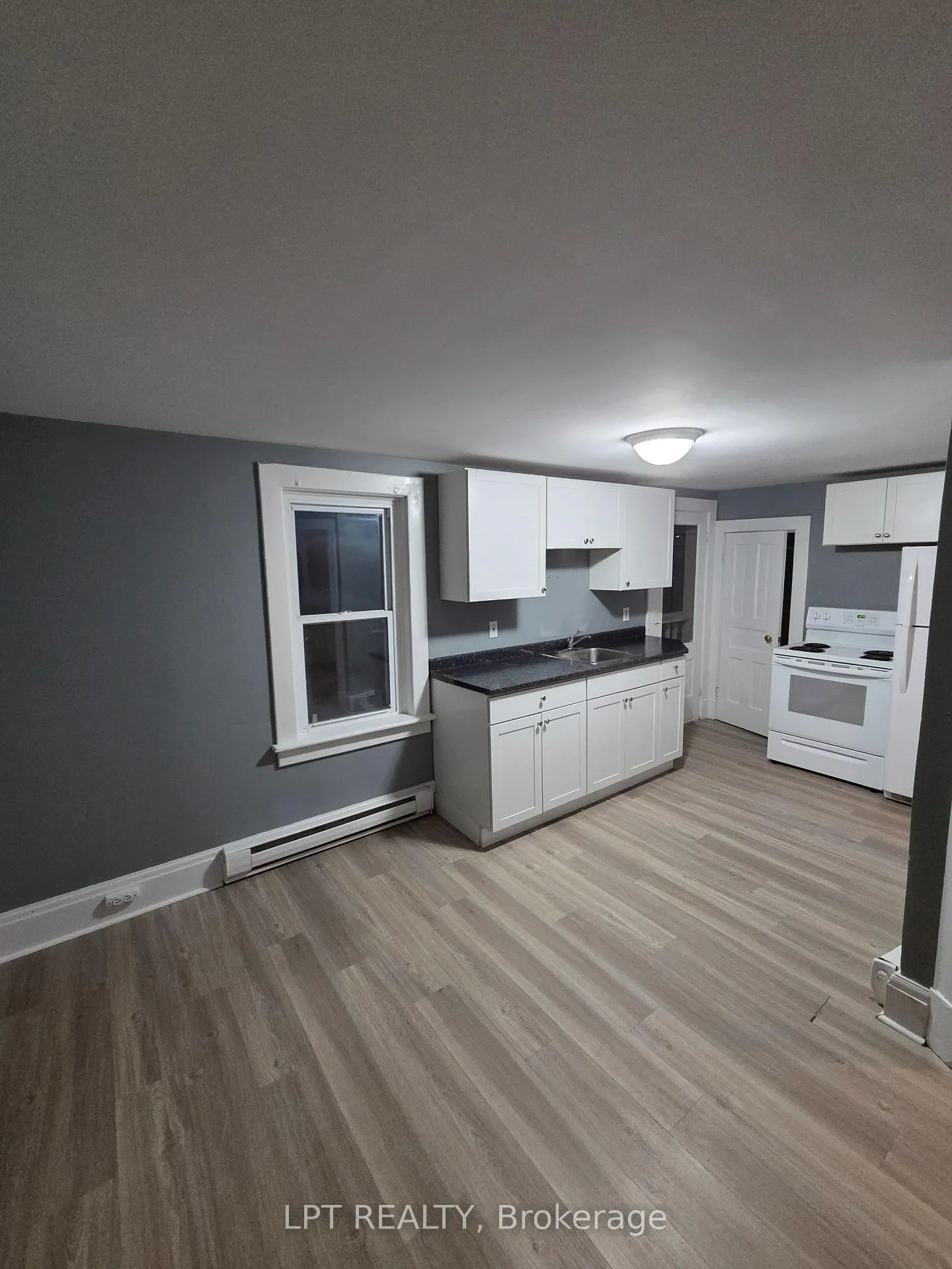 Photo 14 of 436 Queen Street, Midland — HOMEH