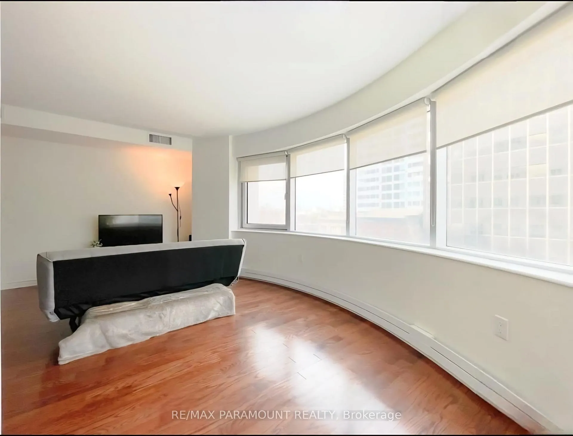 Photo 10 of Unit 404, 234 Rideau Street, Ottawa, Sandy Hill — HOMEH