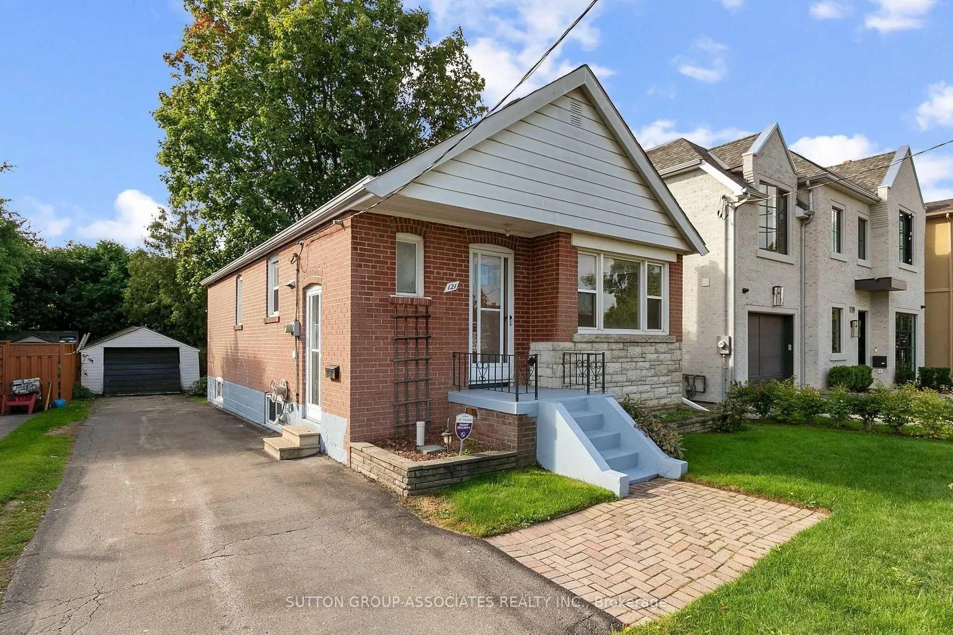 Photo 1 of 121 Yardley Avenue, Toronto, O'Connor-Parkview — HOMEH