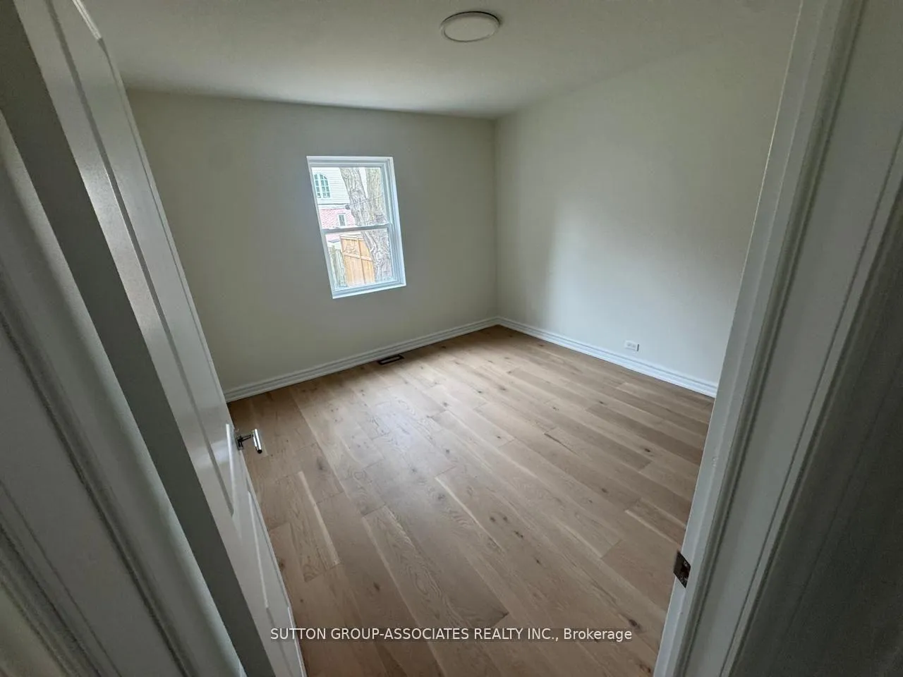 Photo 8 of 121 Yardley Avenue, Toronto, O'Connor-Parkview — HOMEH