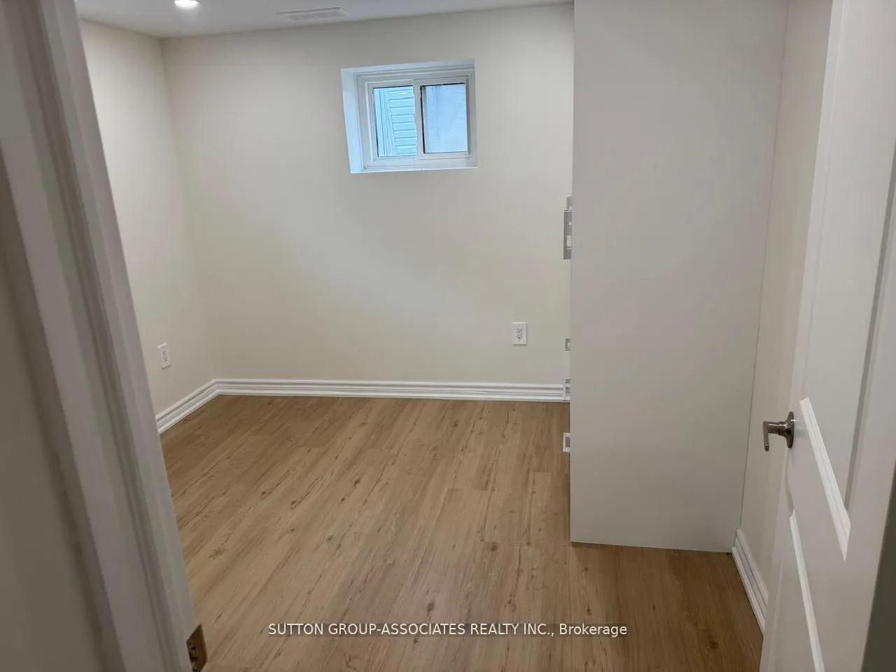 Photo 18 of 121 Yardley Avenue, Toronto, O'Connor-Parkview — HOMEH