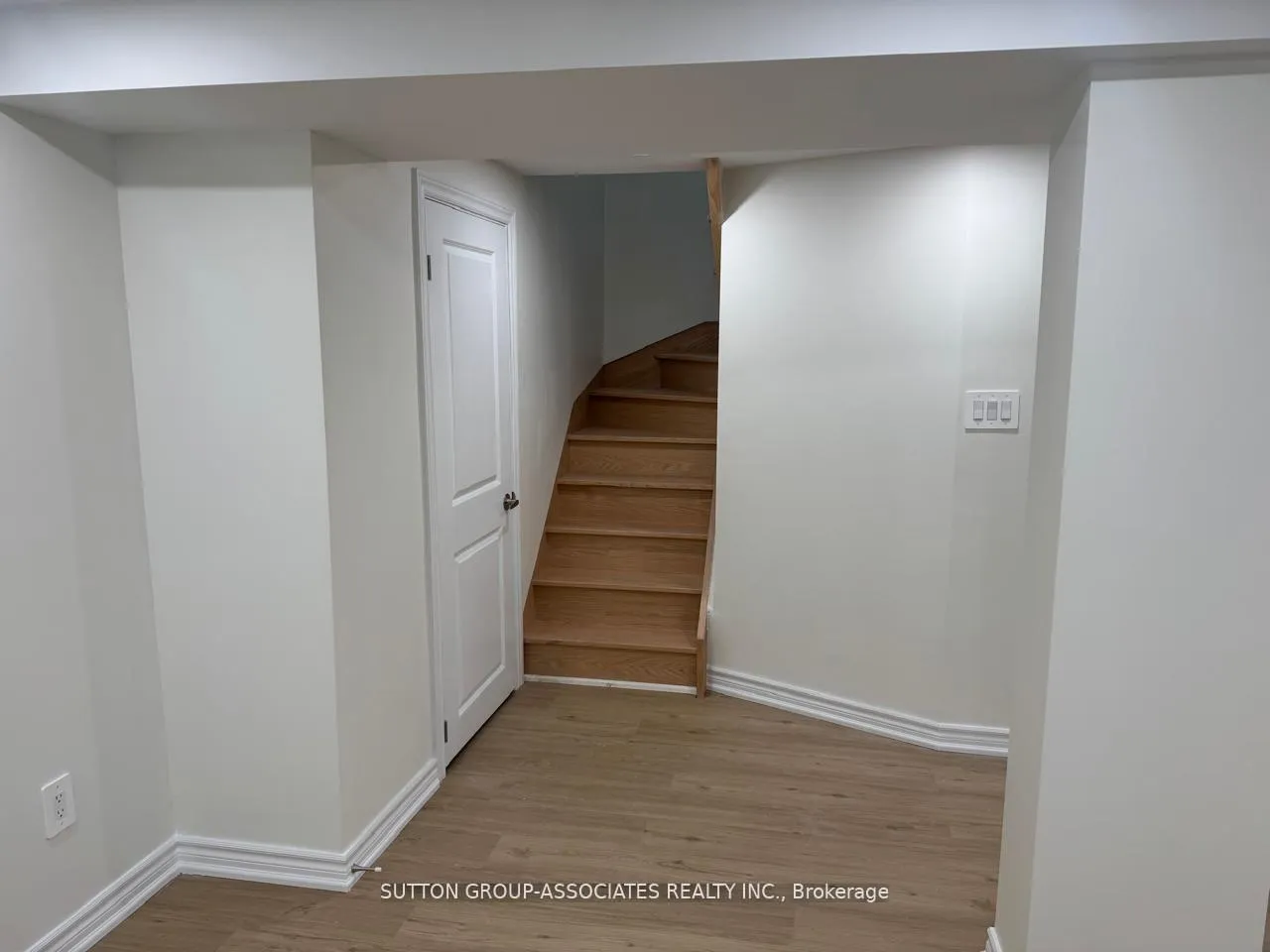 Photo 21 of 121 Yardley Avenue, Toronto, O'Connor-Parkview — HOMEH