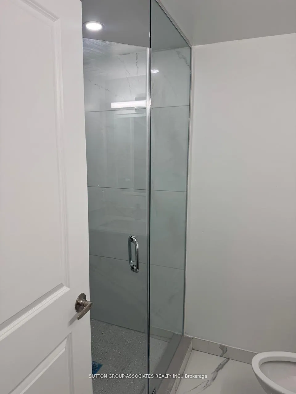 Photo 23 of 121 Yardley Avenue, Toronto, O'Connor-Parkview — HOMEH