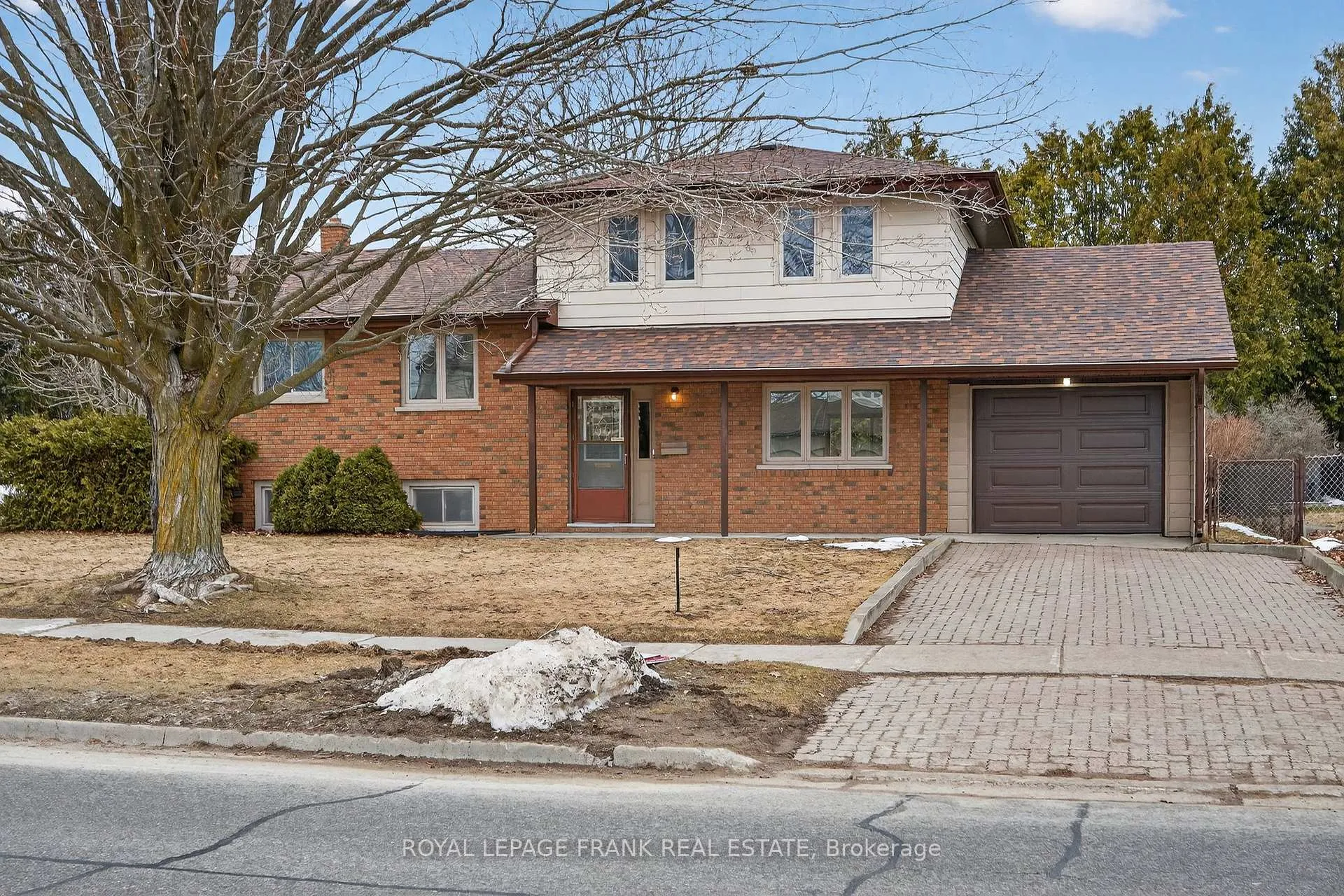 Photo 1 of 2260 Kawartha Hts Boulevard, Peterborough, Monaghan Ward 2 — HOMEH