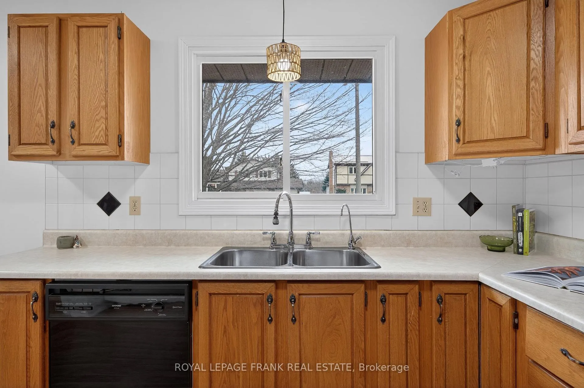Photo 10 of 2260 Kawartha Hts Boulevard, Peterborough, Monaghan Ward 2 — HOMEH