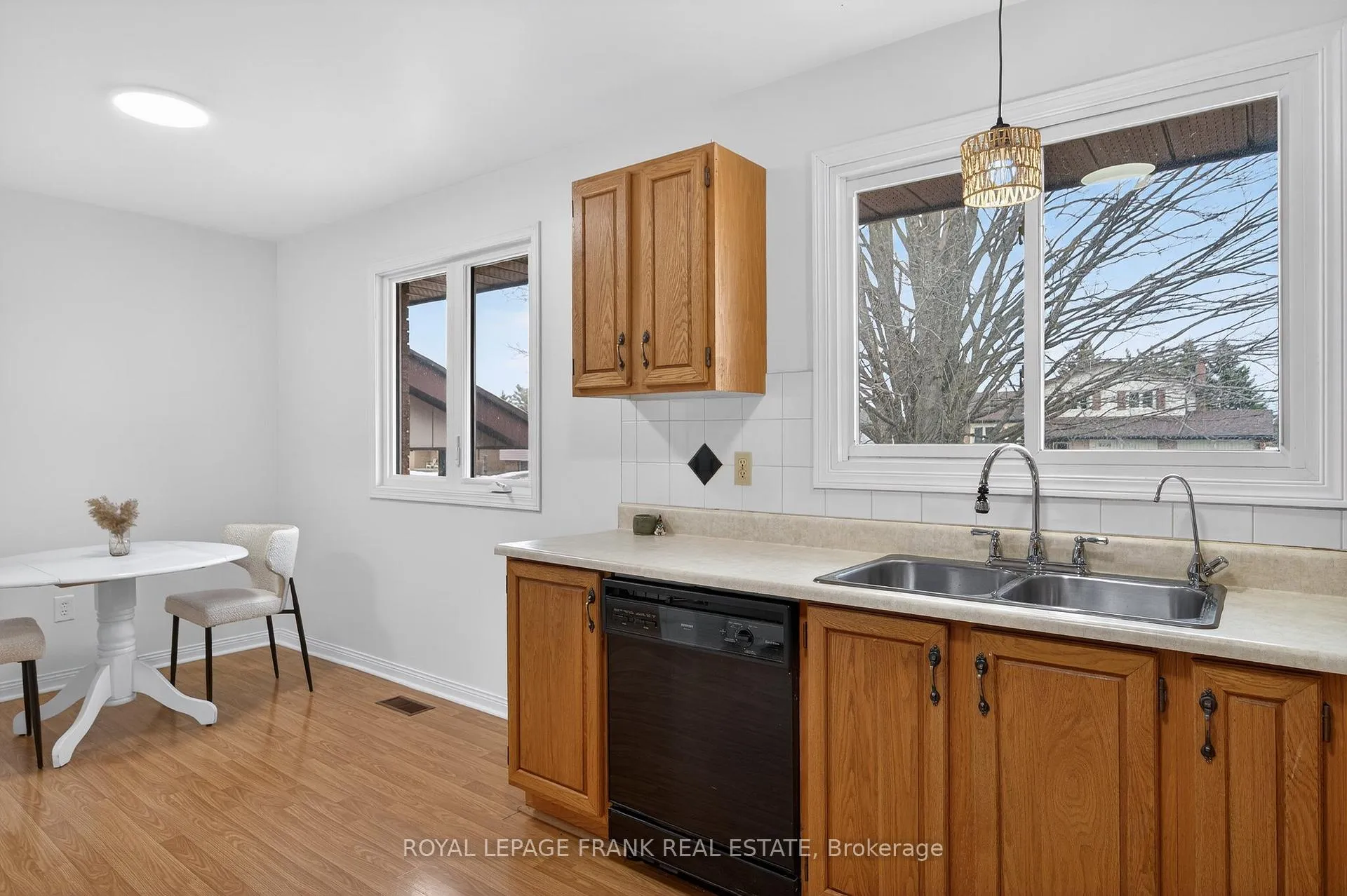 Photo 11 of 2260 Kawartha Hts Boulevard, Peterborough, Monaghan Ward 2 — HOMEH