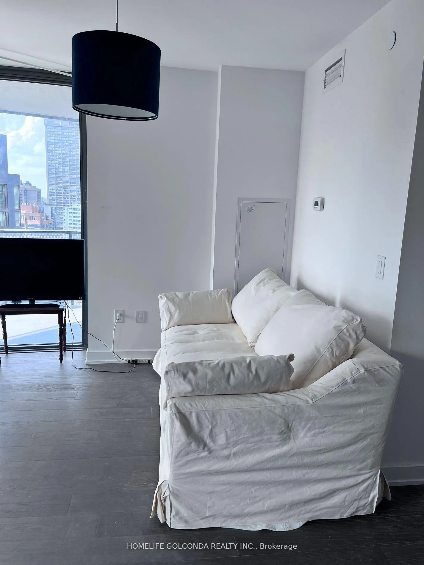 Photo 5 of Unit 2408, 11 Wellesley Street W, Toronto, Bay Street Corridor — HOMEH