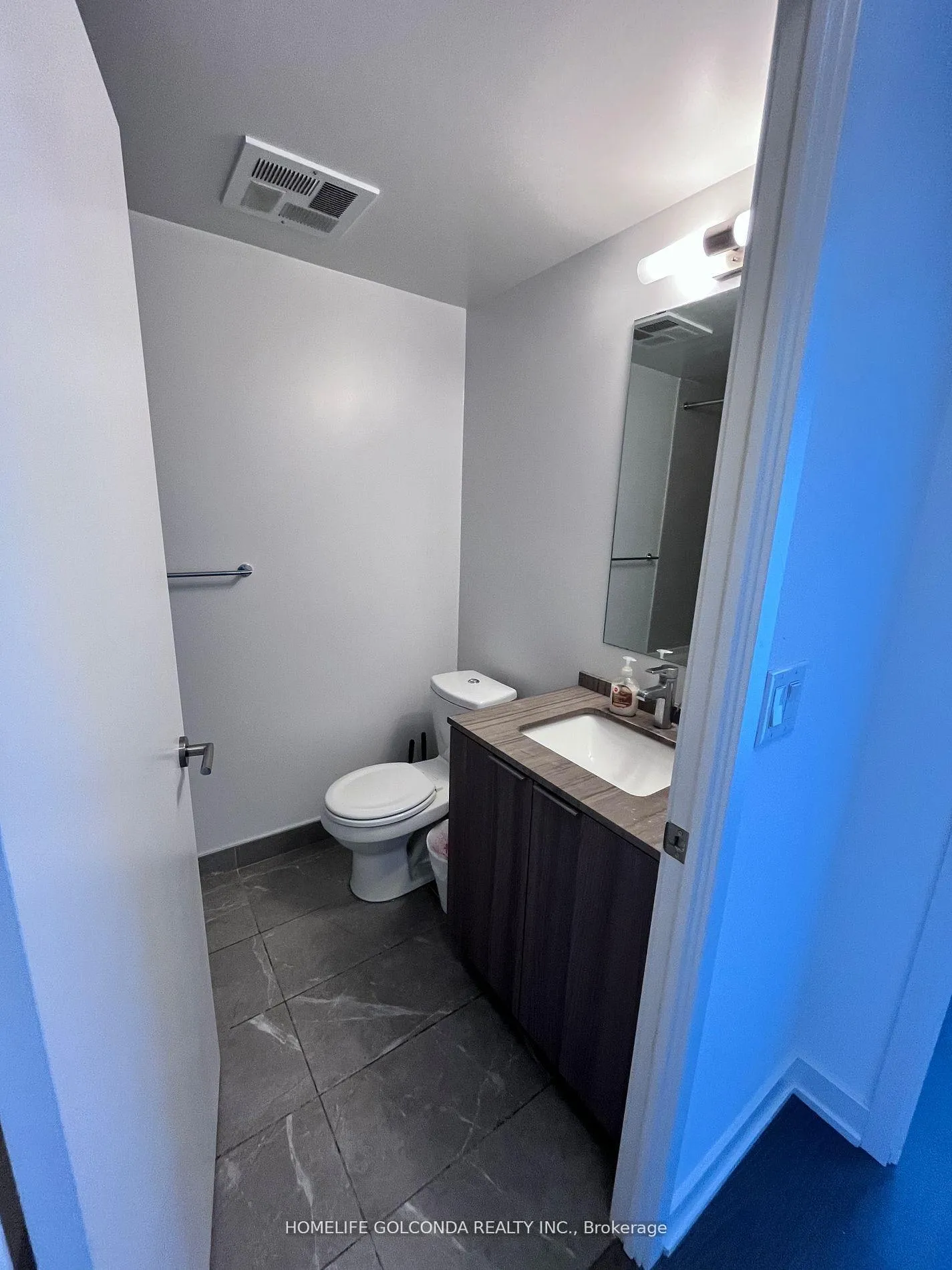 Photo 11 of Unit 2408, 11 Wellesley Street W, Toronto, Bay Street Corridor — HOMEH