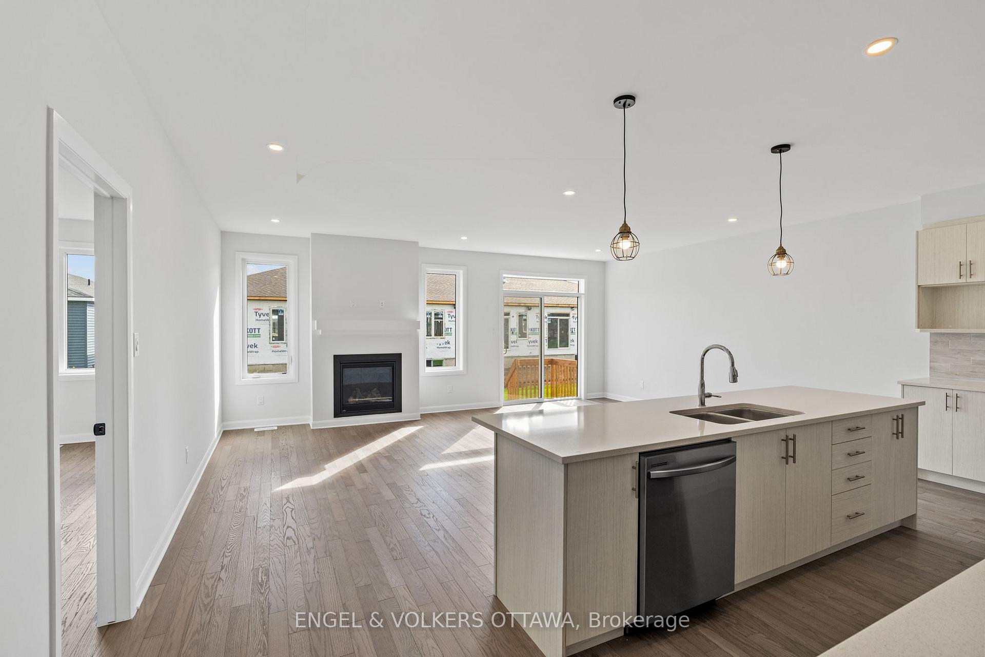 Photo 20 of 808 Companion Crescent, Ottawa, Mahogany Community — HOMEH
