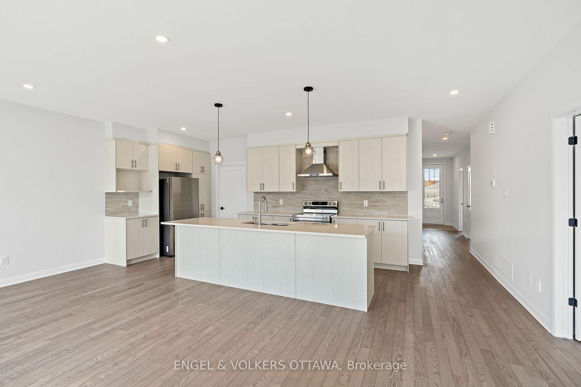 Photo 21 of 808 Companion Crescent, Ottawa, Mahogany Community — HOMEH