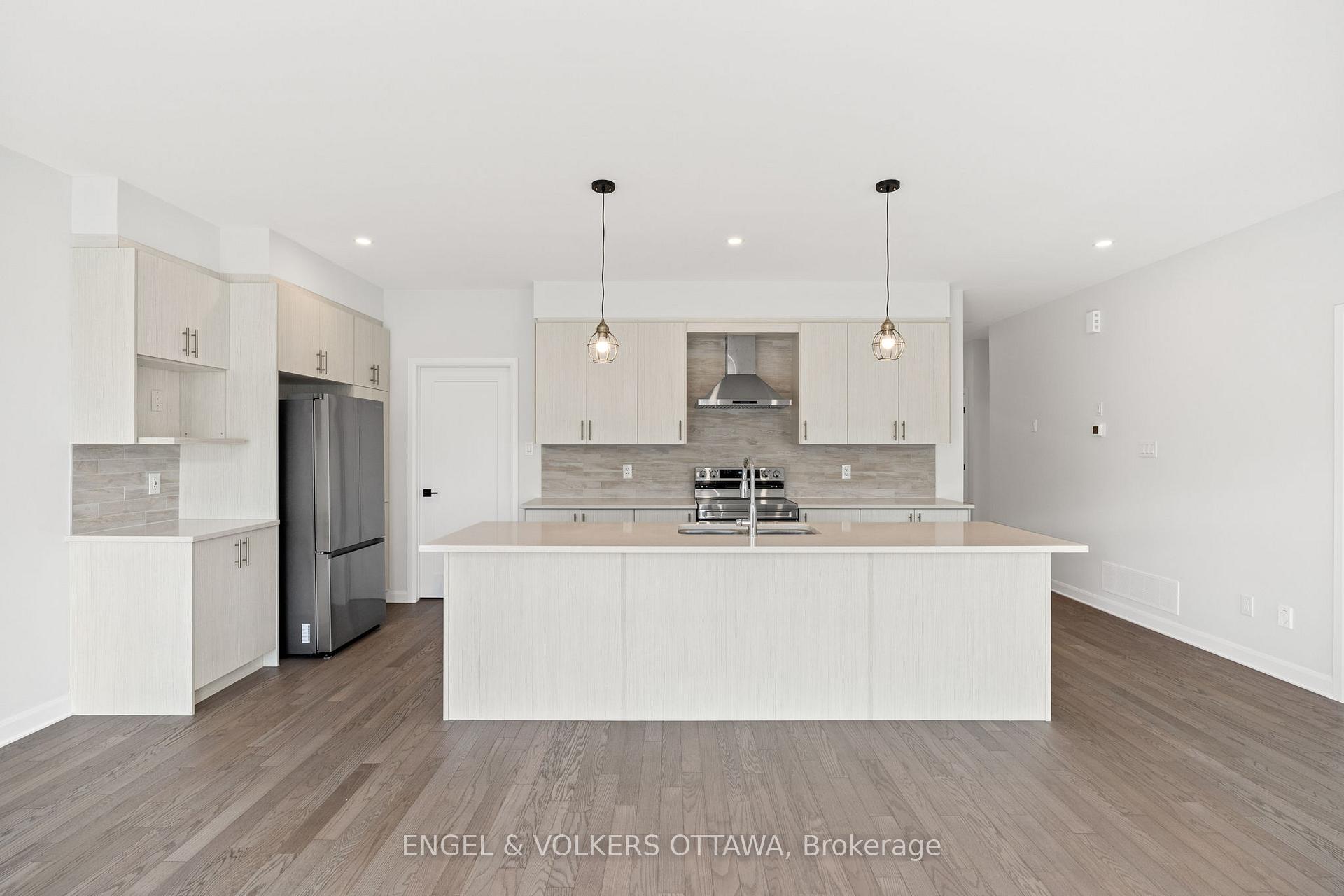 Photo 22 of 808 Companion Crescent, Ottawa, Mahogany Community — HOMEH