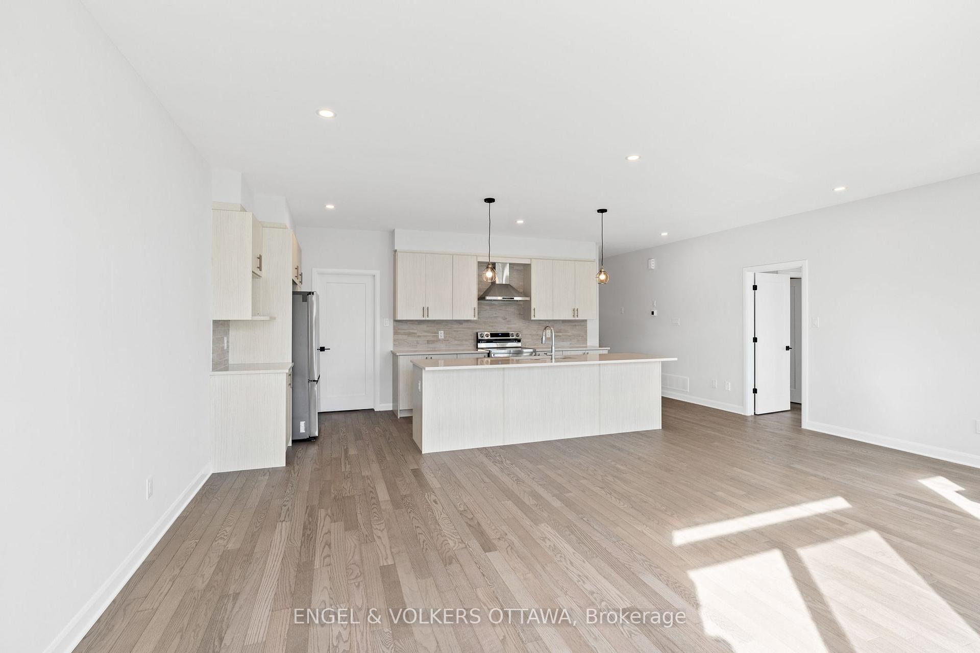 Photo 26 of 808 Companion Crescent, Ottawa, Mahogany Community — HOMEH
