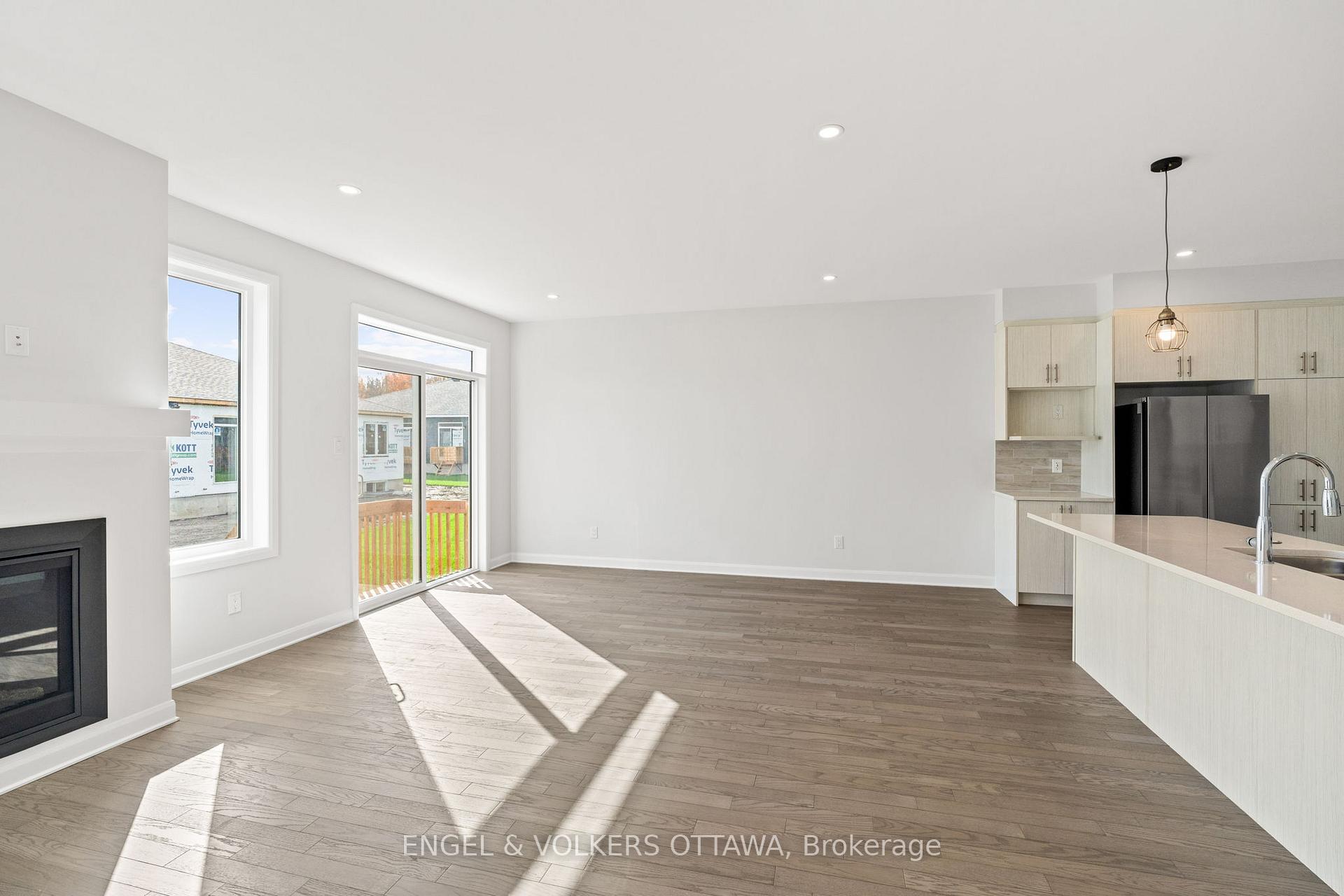 Photo 27 of 808 Companion Crescent, Ottawa, Mahogany Community — HOMEH