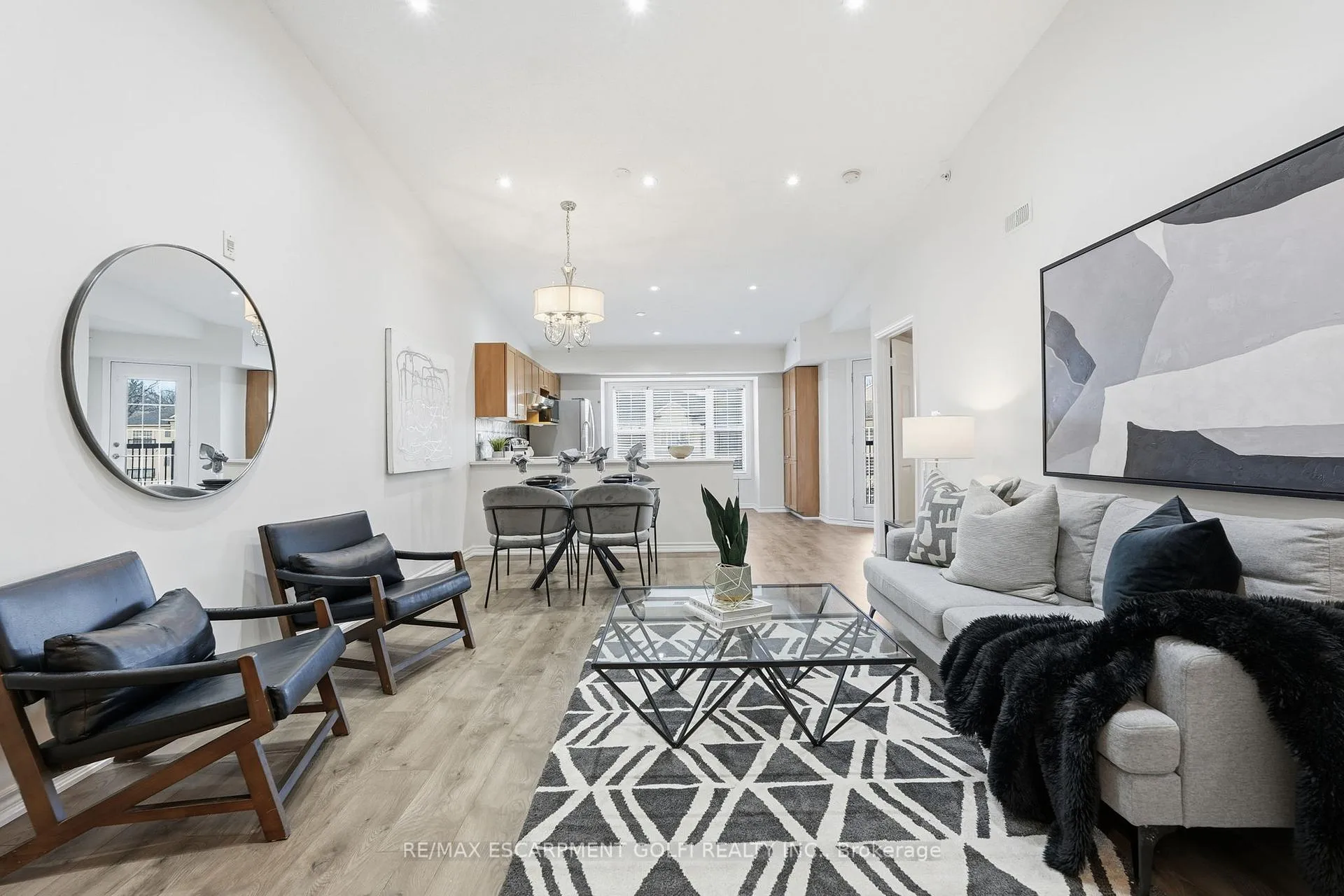Photo 4 of Unit 411, 2035 Appleby Line, Burlington, Uptown — HOMEH