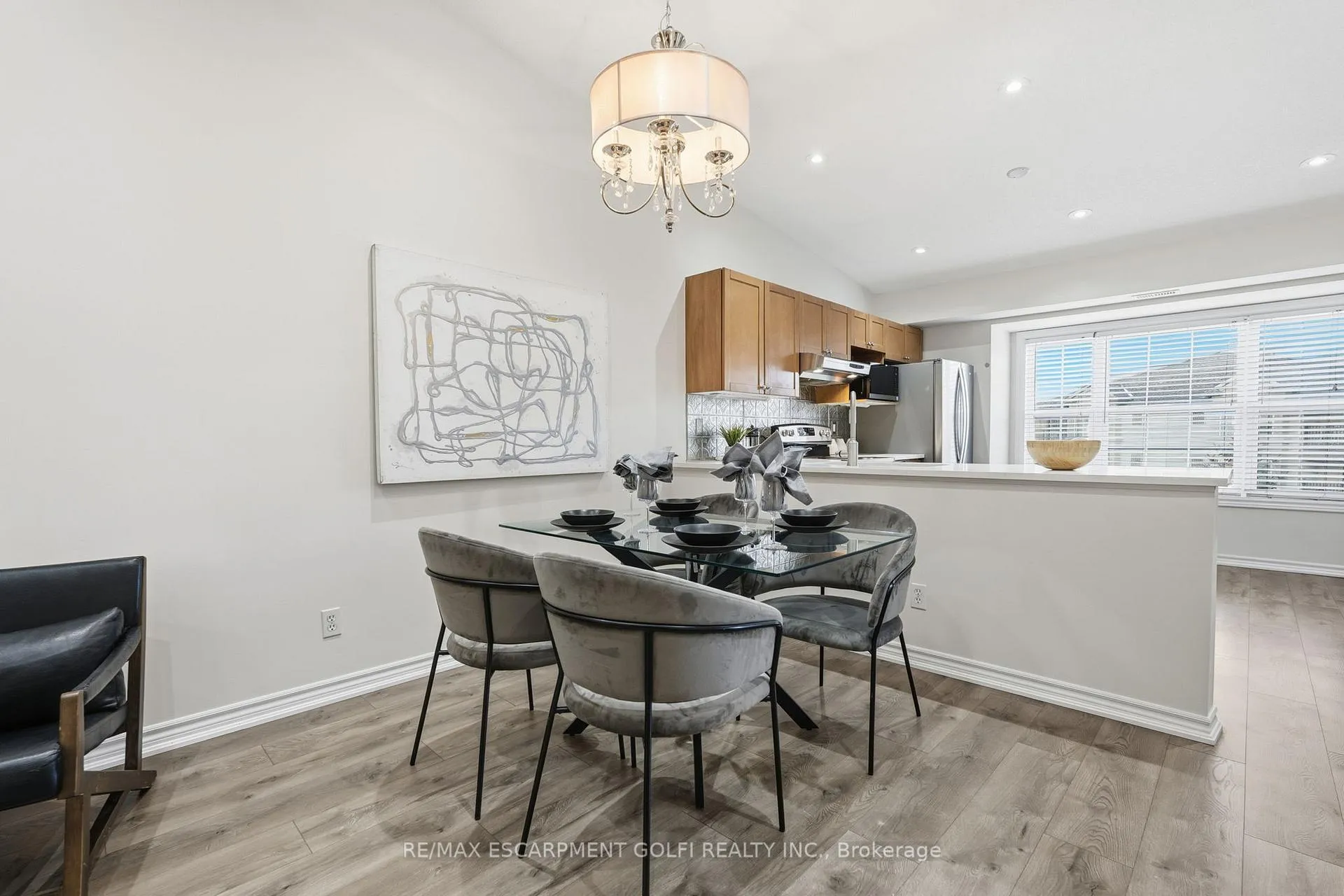 Photo 5 of Unit 411, 2035 Appleby Line, Burlington, Uptown — HOMEH