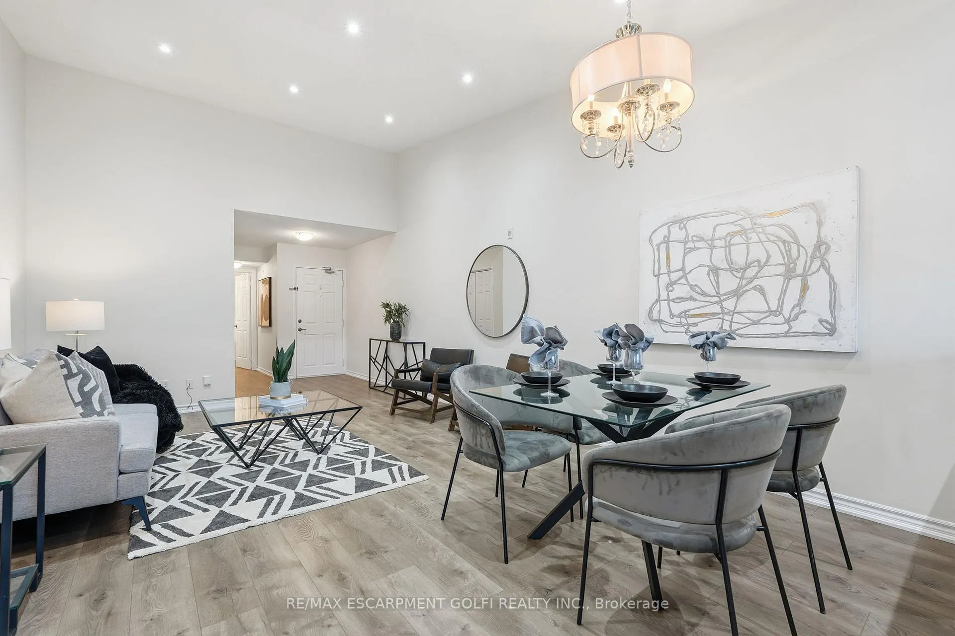 Photo 7 of Unit 411, 2035 Appleby Line, Burlington, Uptown — HOMEH