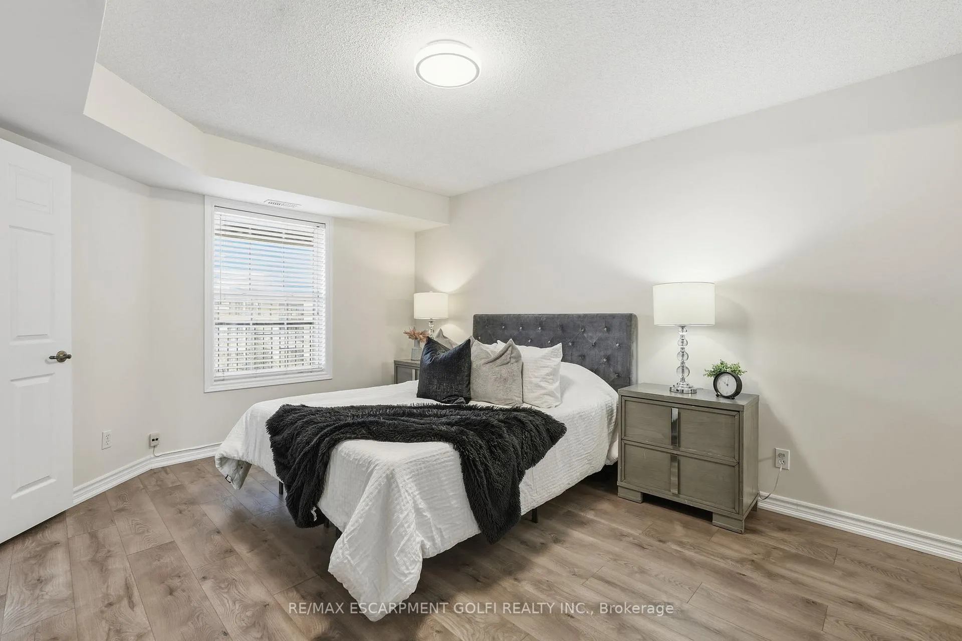 Photo 11 of Unit 411, 2035 Appleby Line, Burlington, Uptown — HOMEH