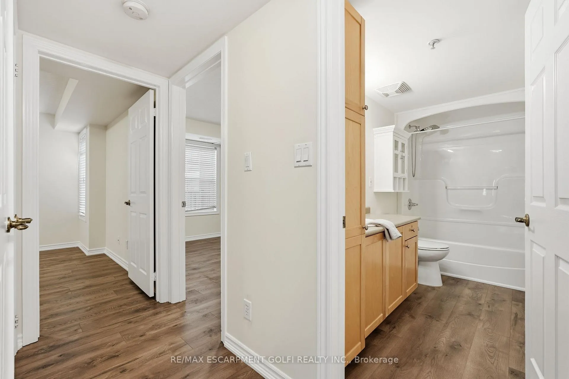 Photo 13 of Unit 411, 2035 Appleby Line, Burlington, Uptown — HOMEH