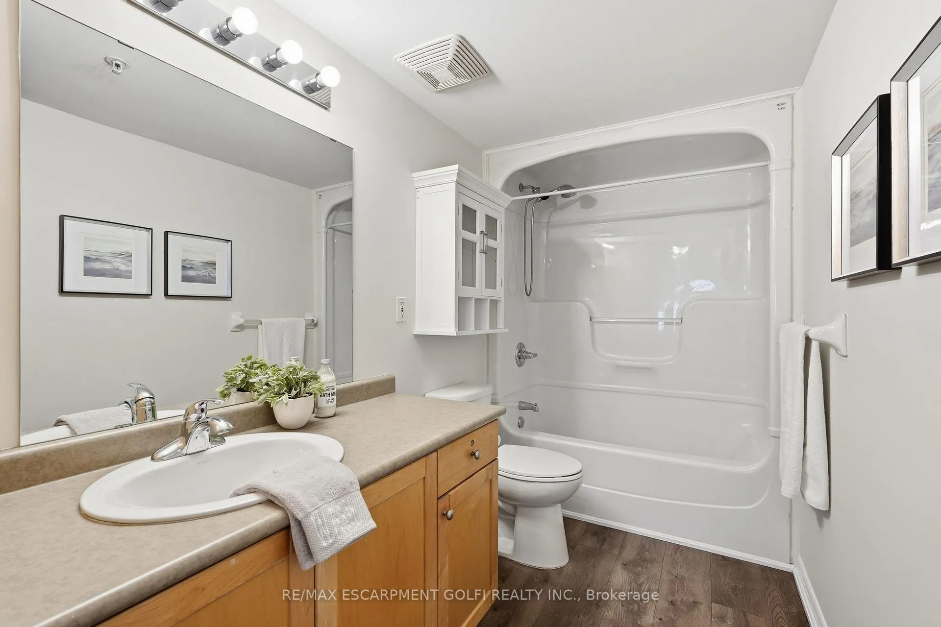 Photo 15 of Unit 411, 2035 Appleby Line, Burlington, Uptown — HOMEH