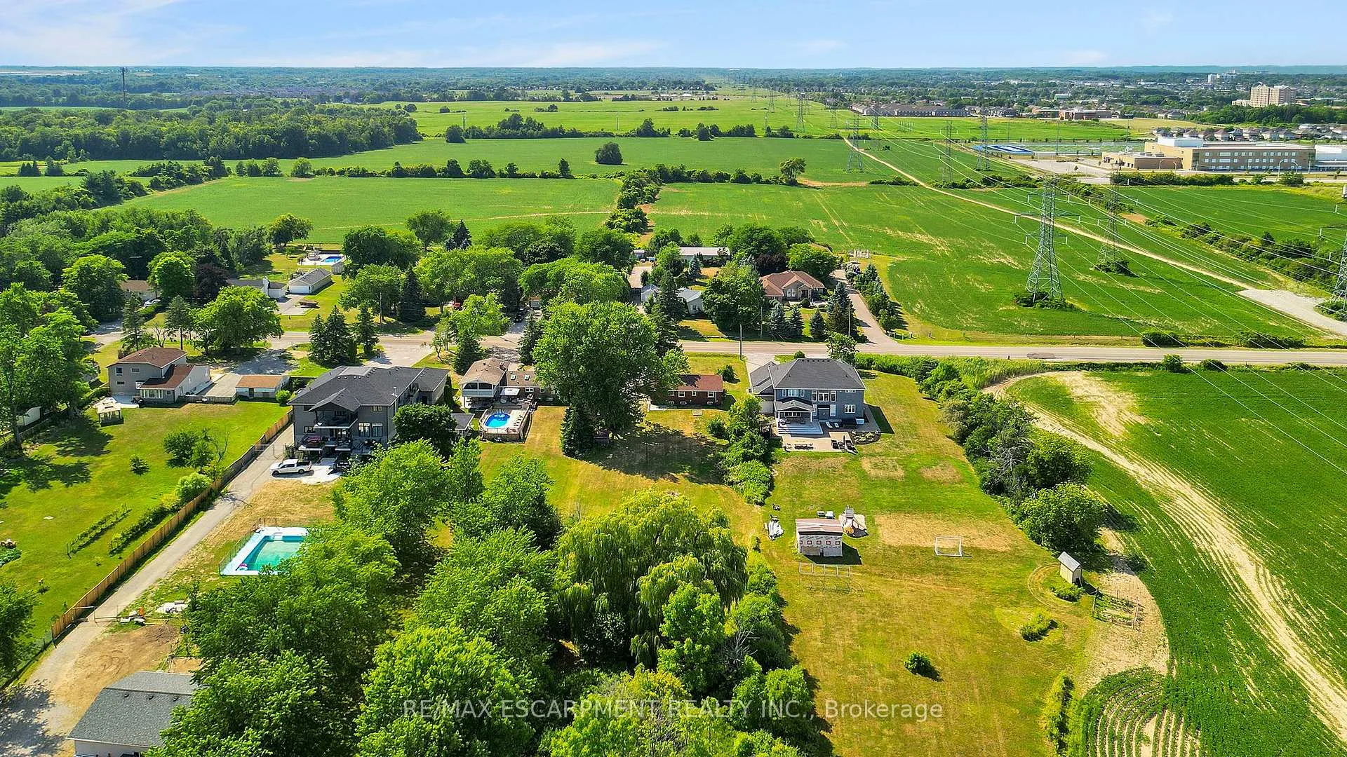 Photo 40 of 167 Miles Road, Hamilton, Rural Glanbrook — HOMEH