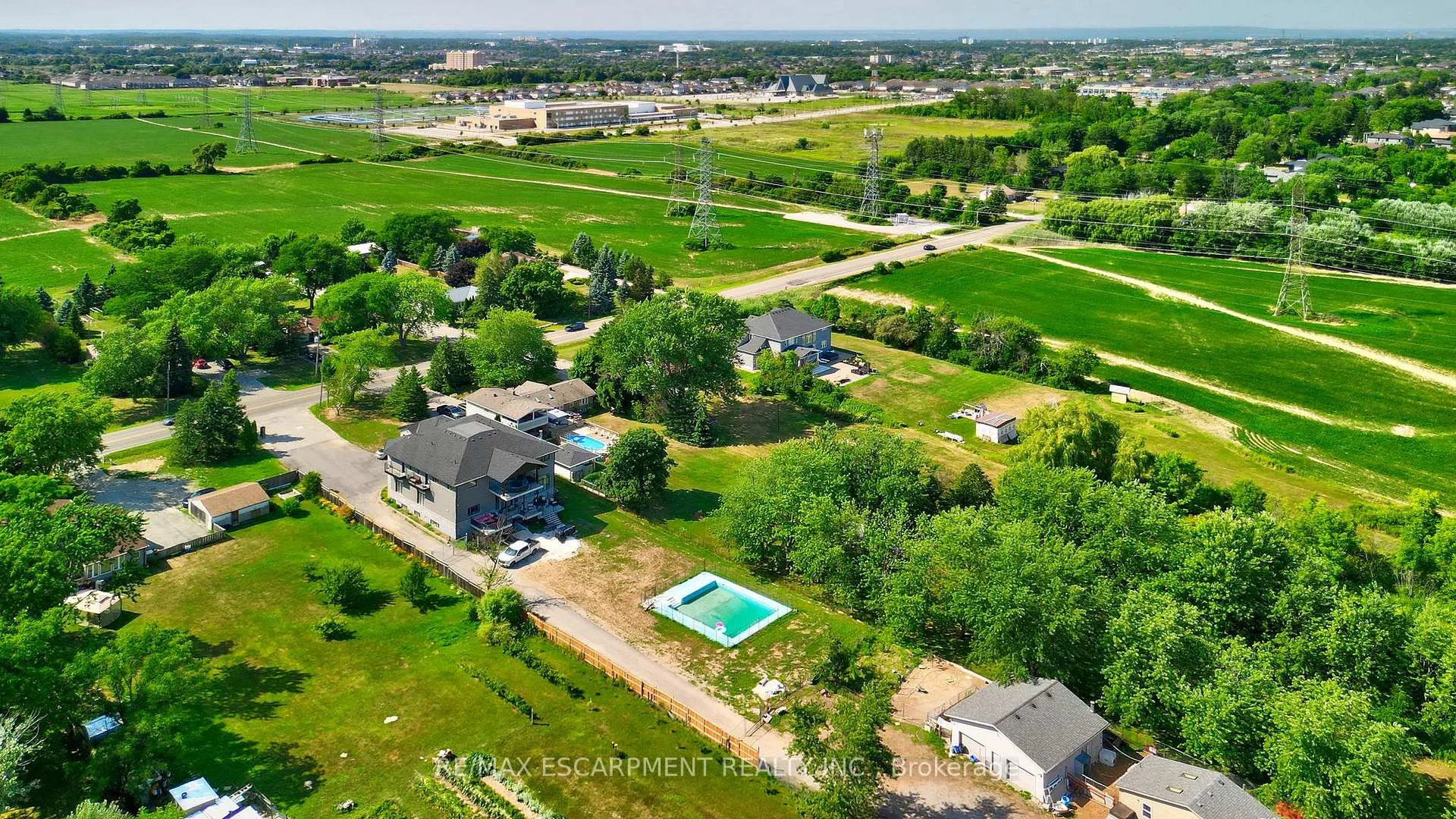 Photo 42 of 167 Miles Road, Hamilton, Rural Glanbrook — HOMEH