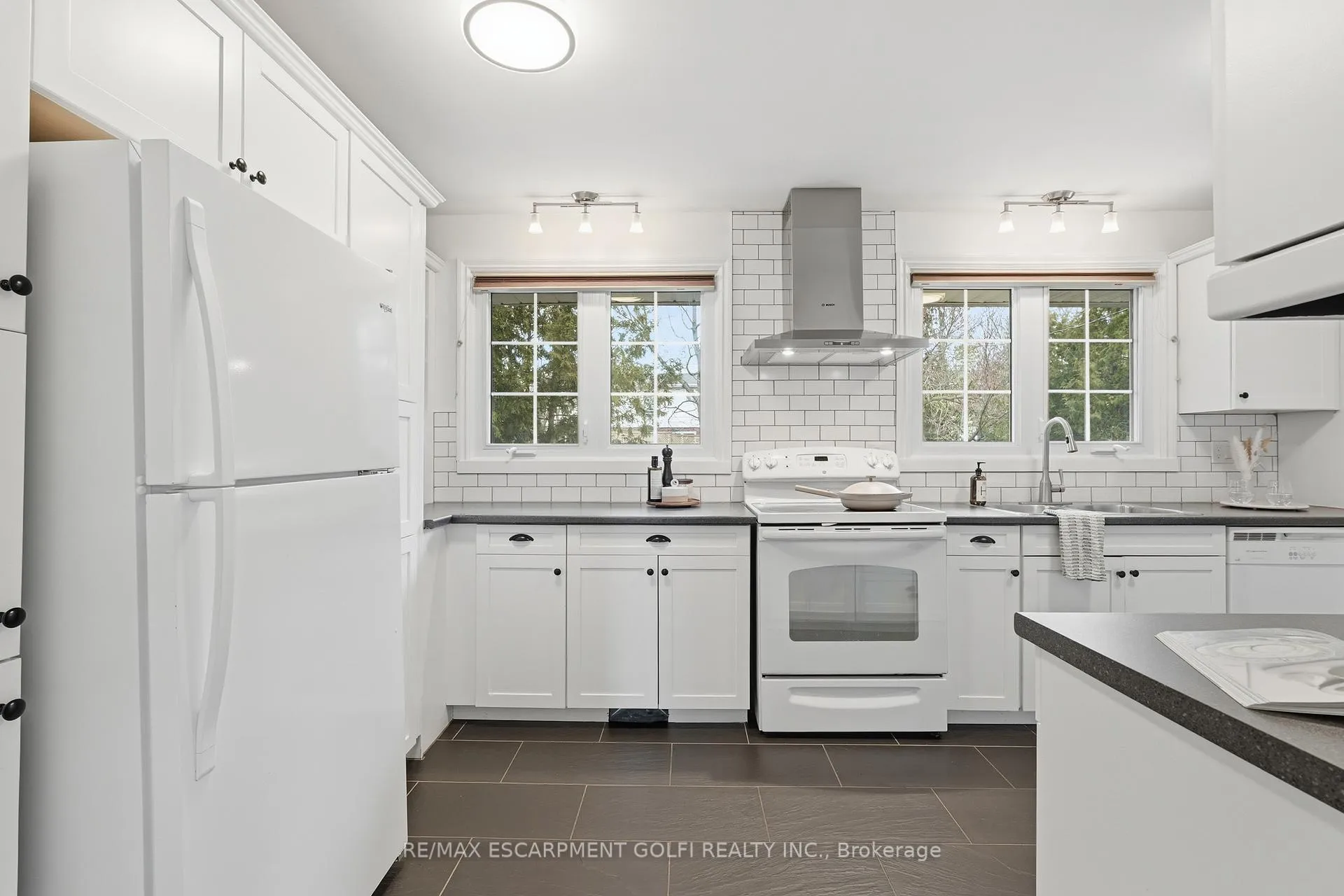Photo 7 of 227 Walden Drive, Burlington, Roseland — HOMEH