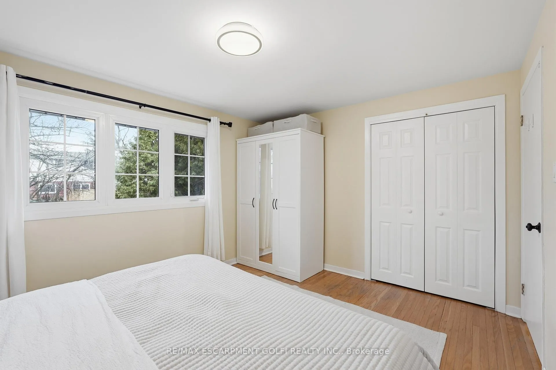Photo 9 of 227 Walden Drive, Burlington, Roseland — HOMEH